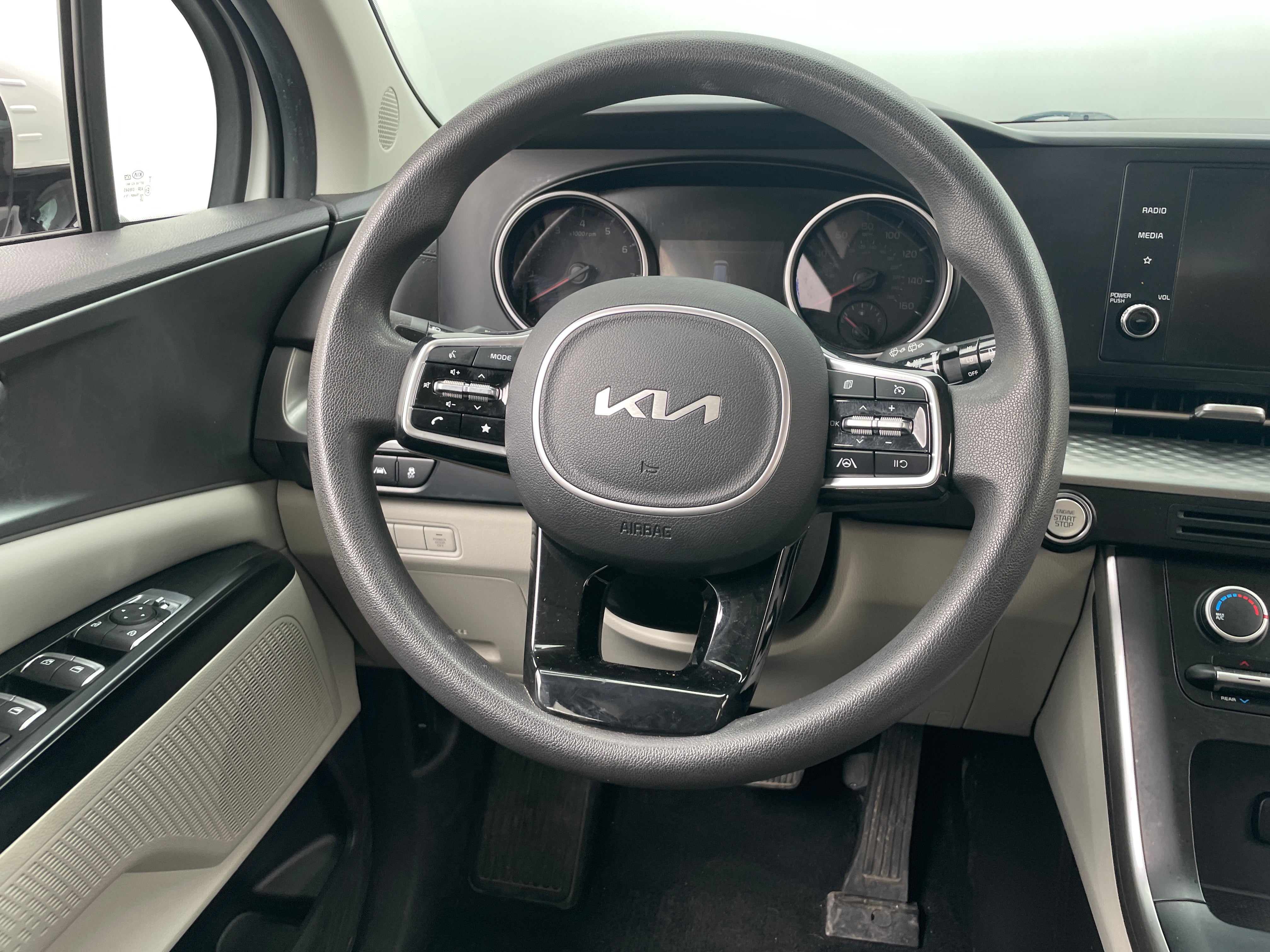 2022 Kia Carnival LX 5