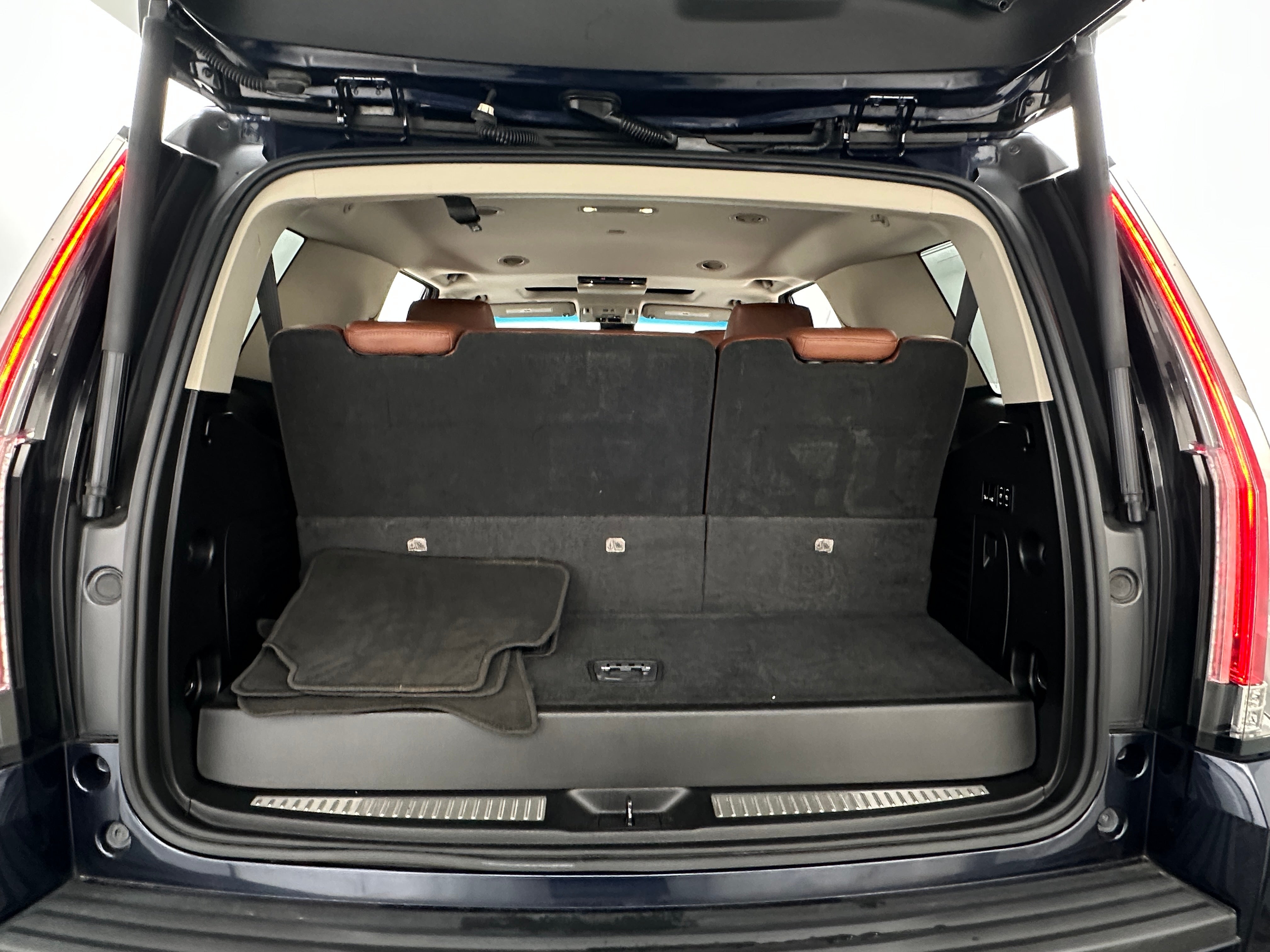 2018 Cadillac Escalade Premium Luxury 6