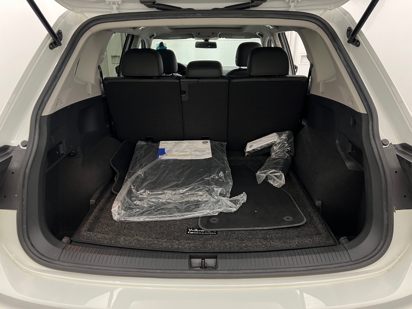 Thumbnail: 2018 Volkswagen Tiguan - 6