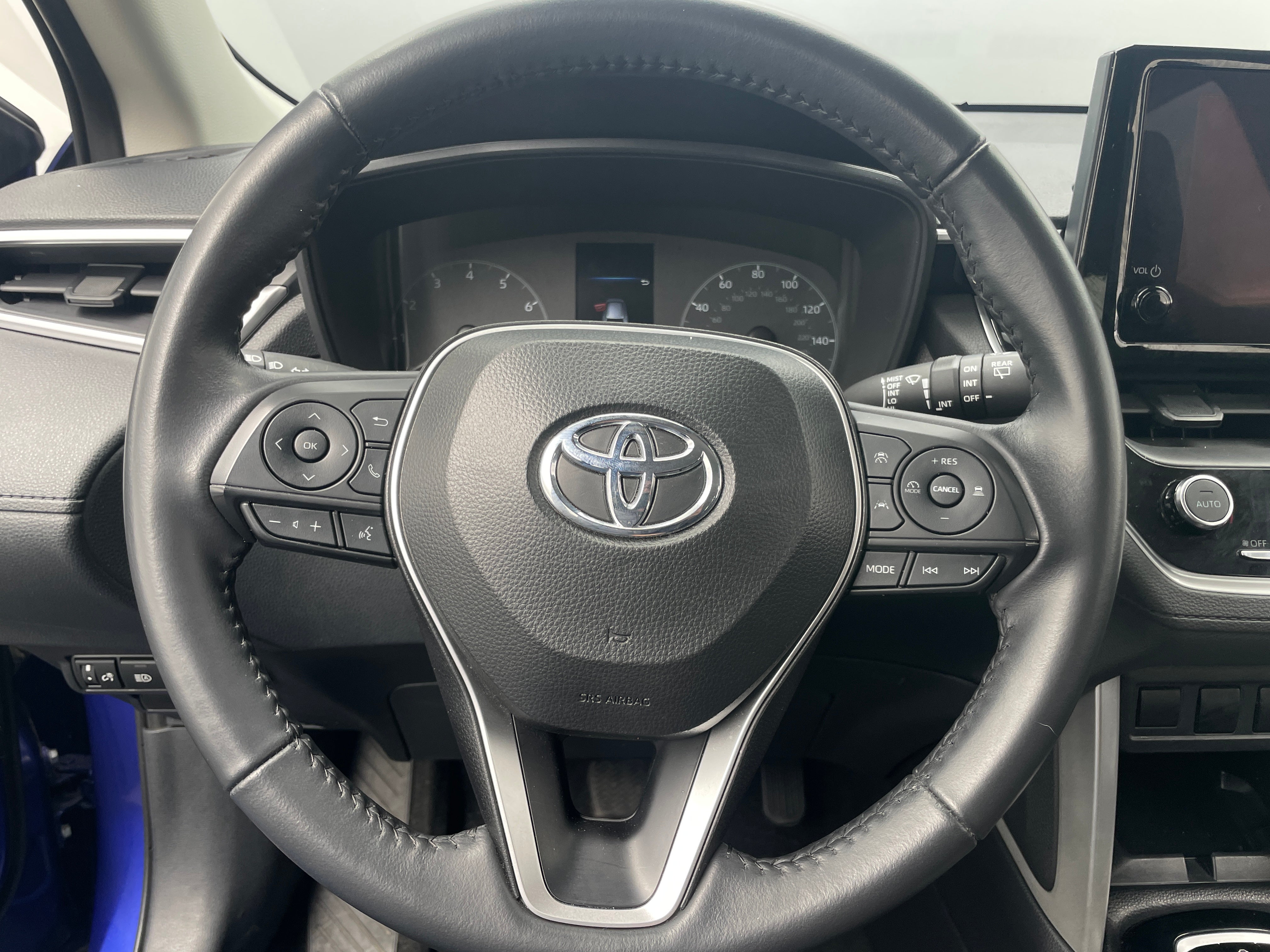 2024 Toyota Corolla Cross LE 5