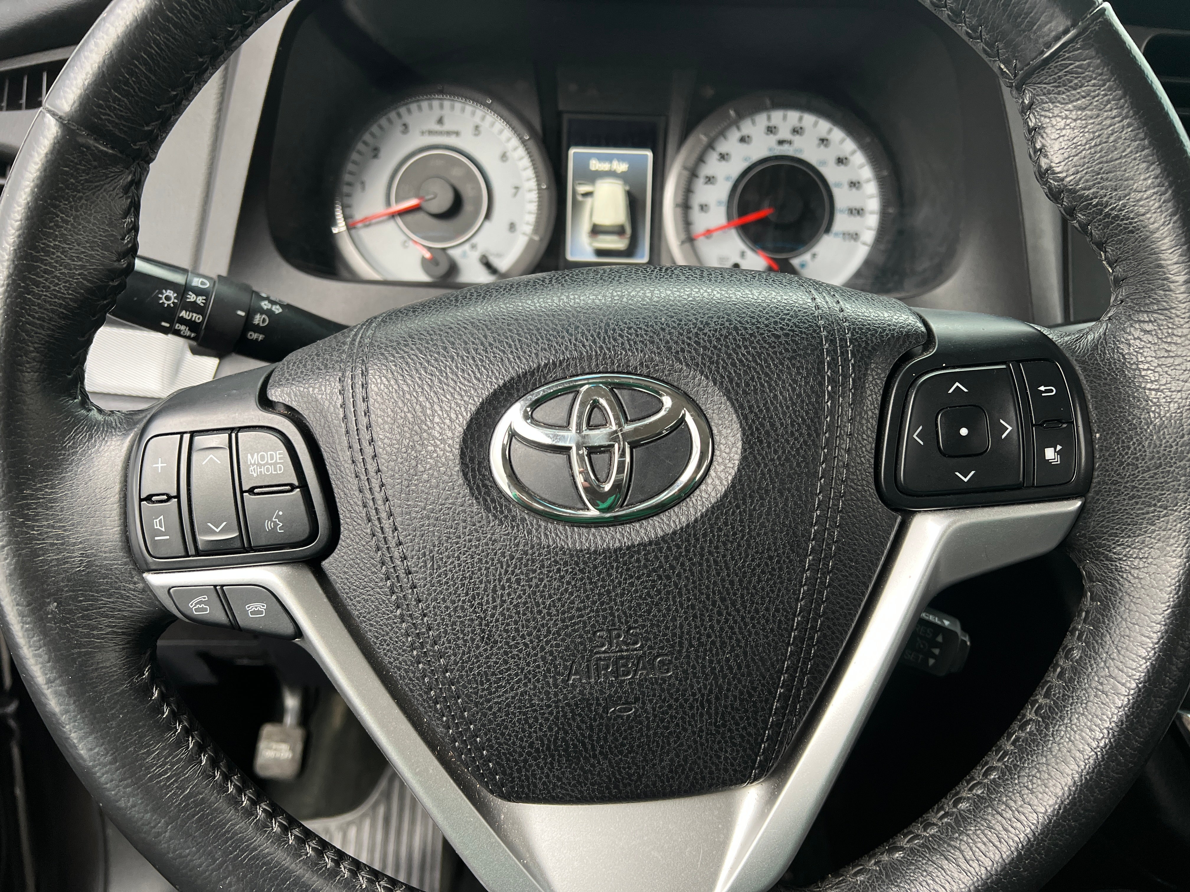 2017 Toyota Sienna SE 4