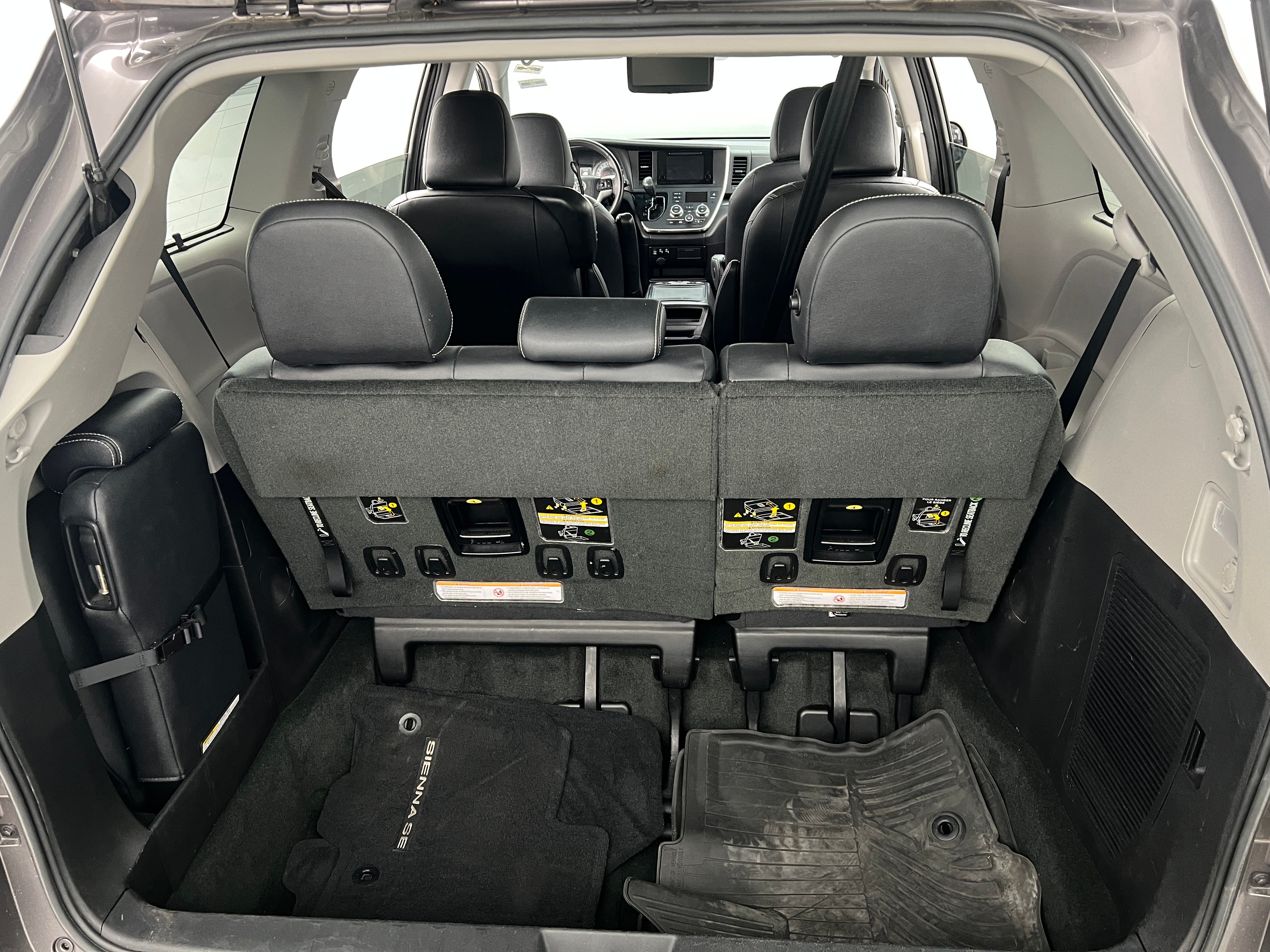 2017 Toyota Sienna SE 6