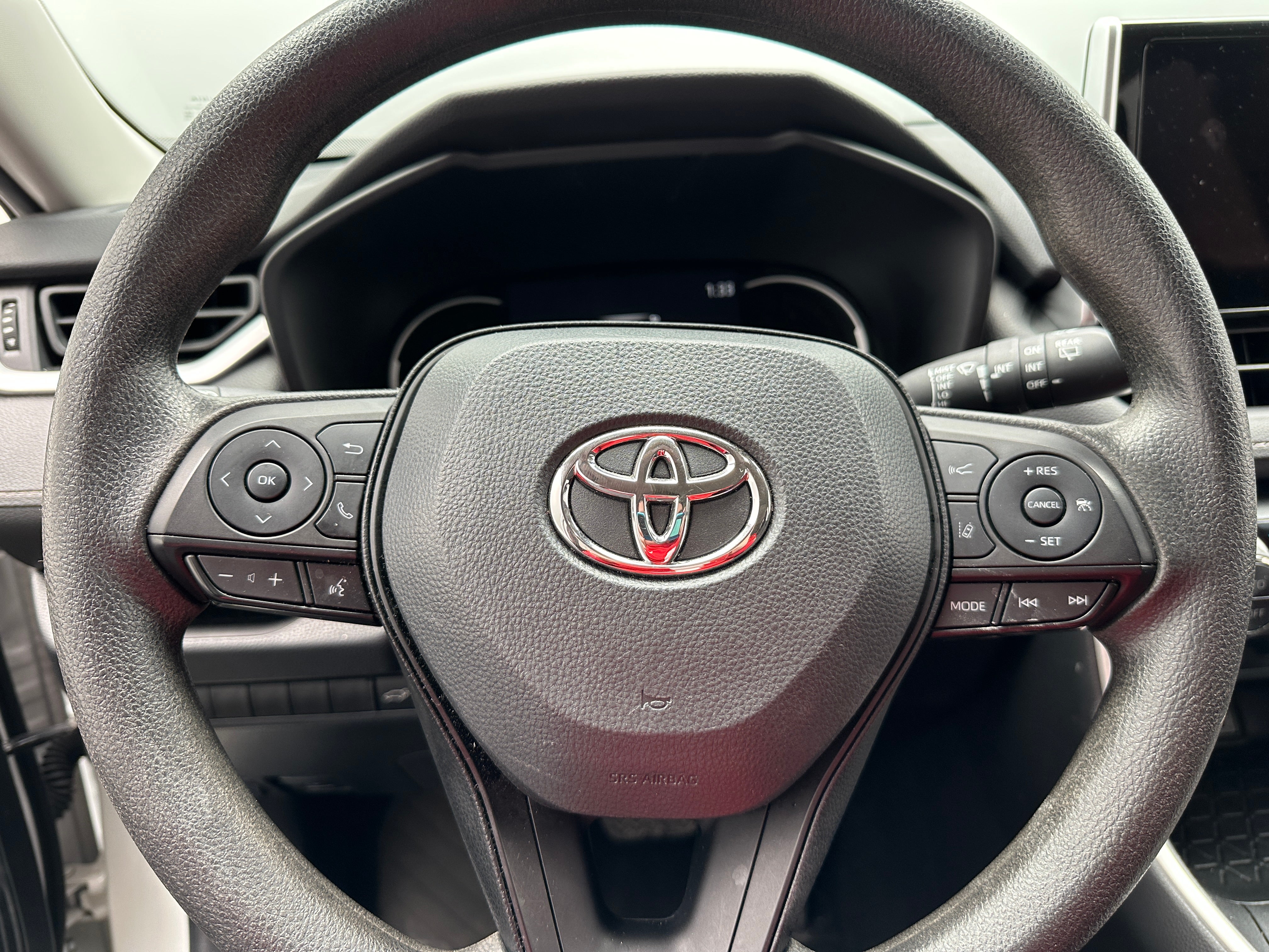 2023 Toyota RAV4 XLE 5