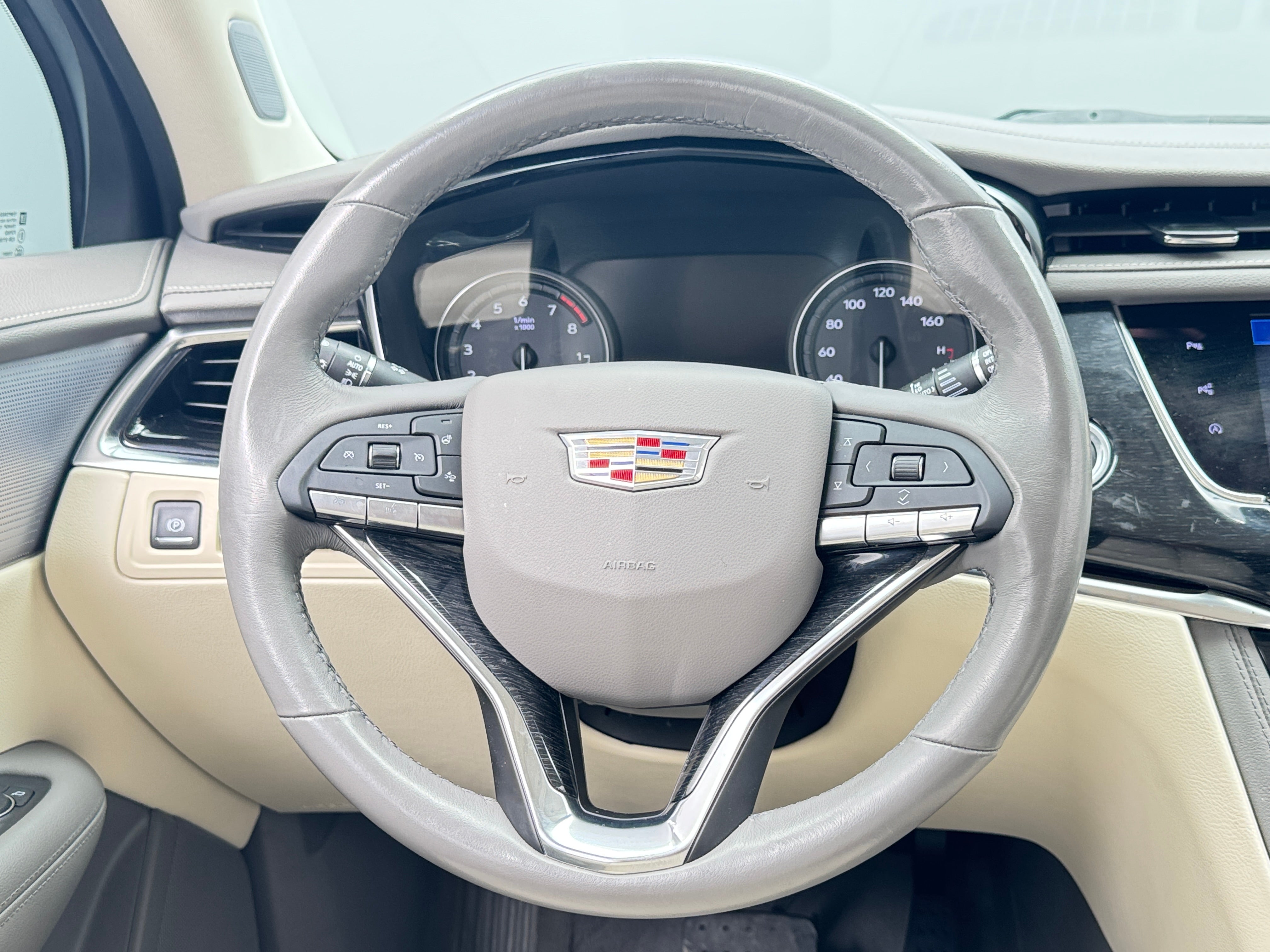 2022 Cadillac XT6 Premium Luxury 4