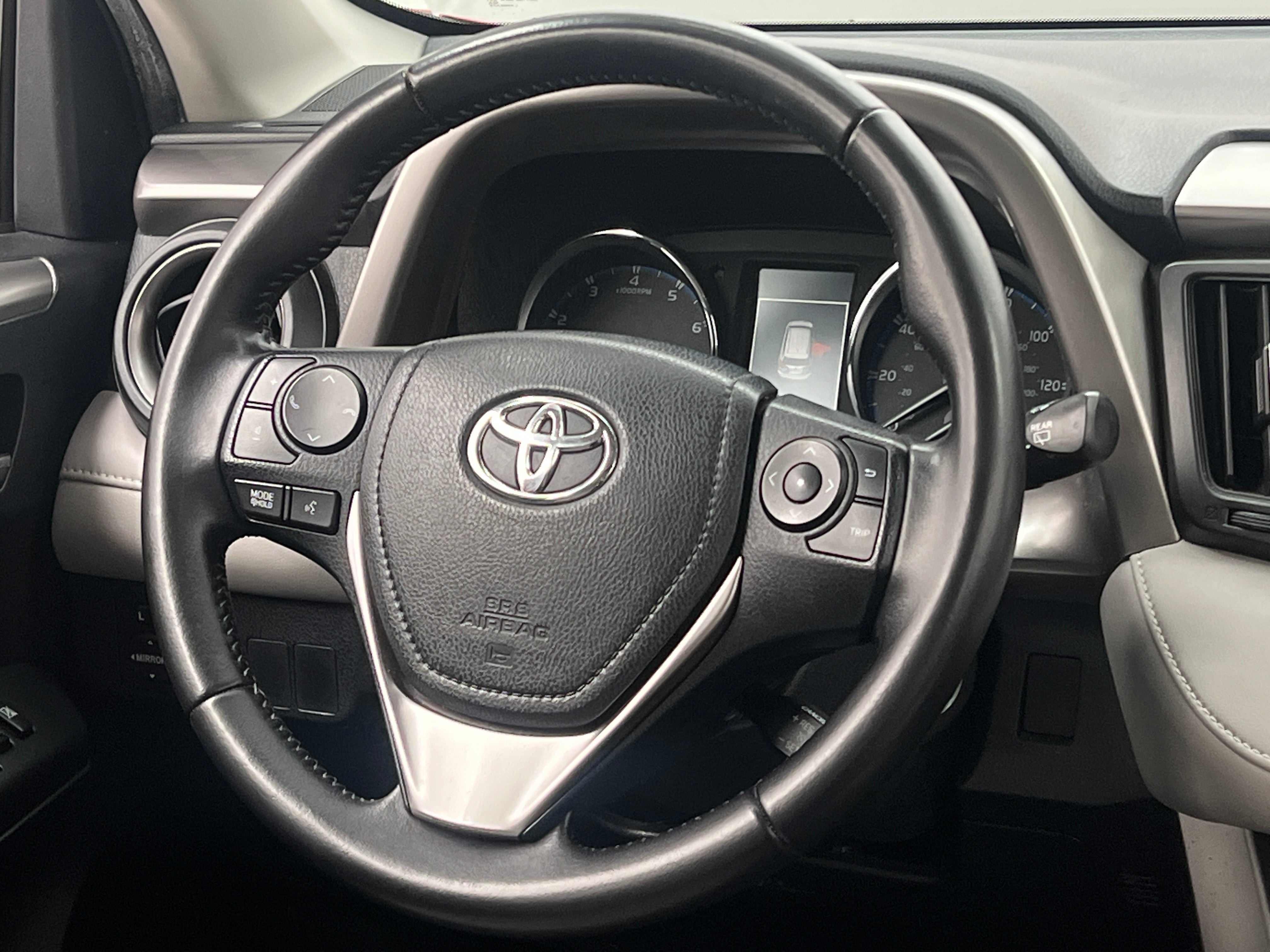 2016 Toyota RAV4 XLE 5