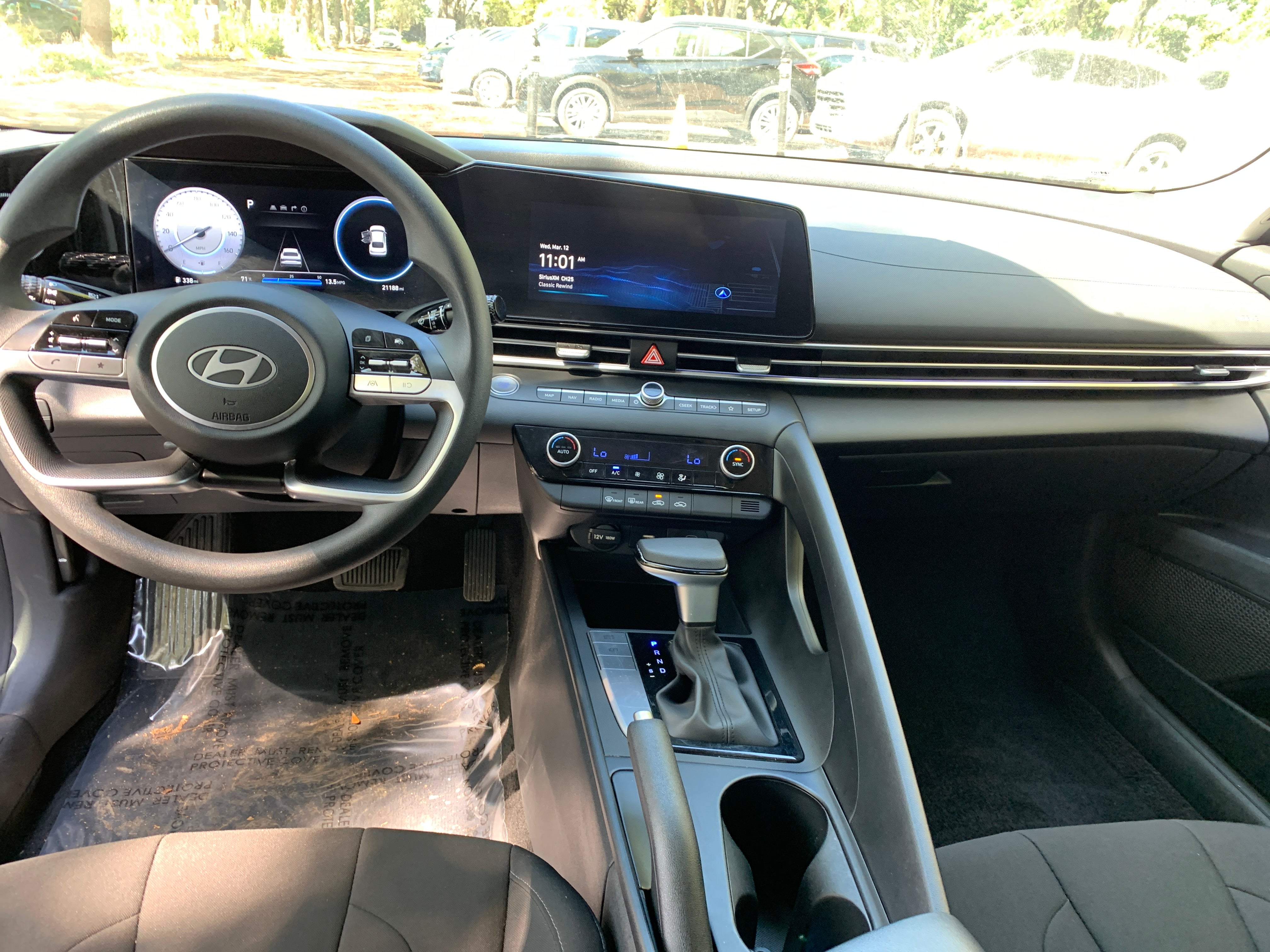 2024 Hyundai Elantra SEL 3