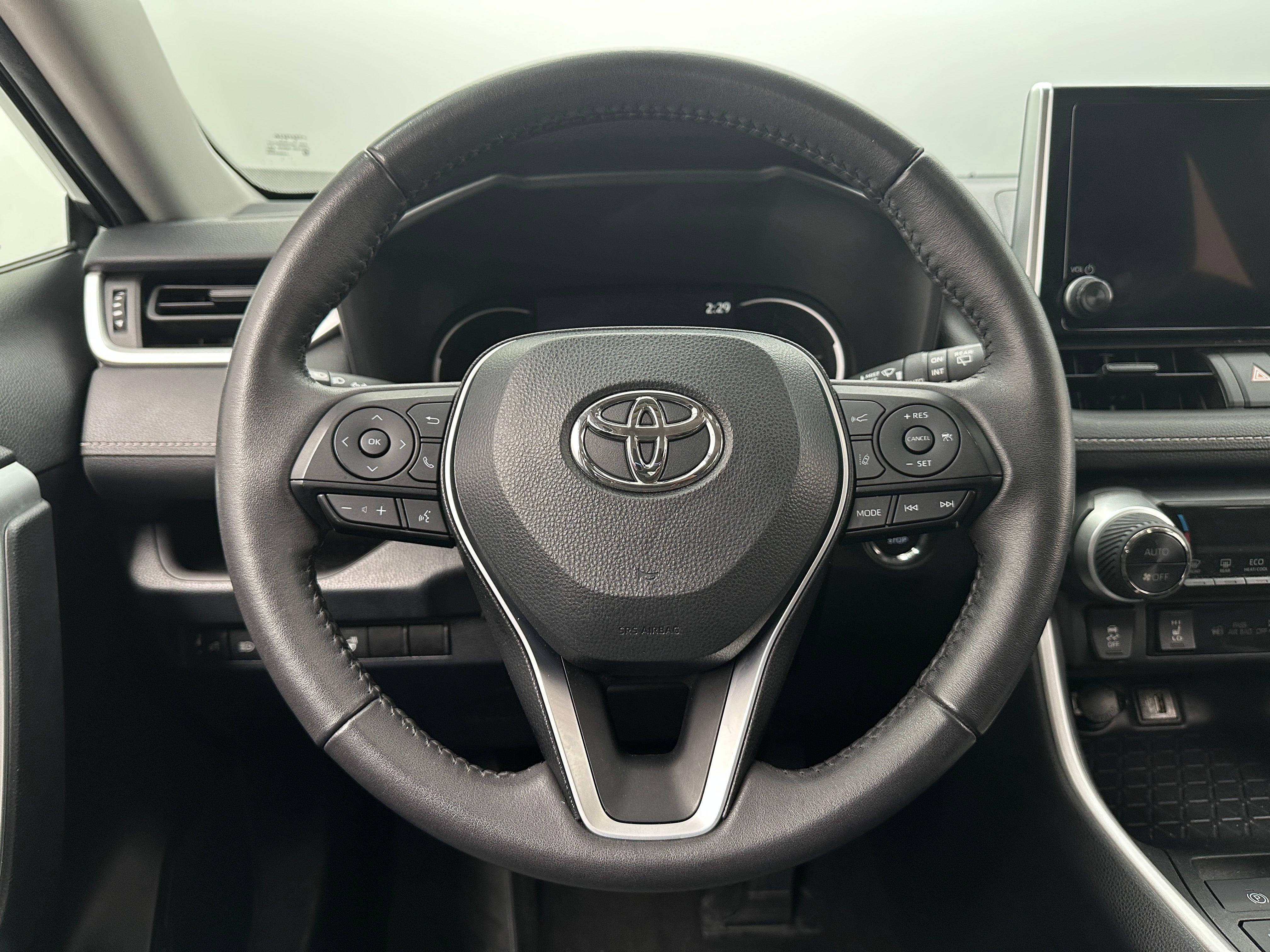 2023 Toyota RAV4 XLE 5