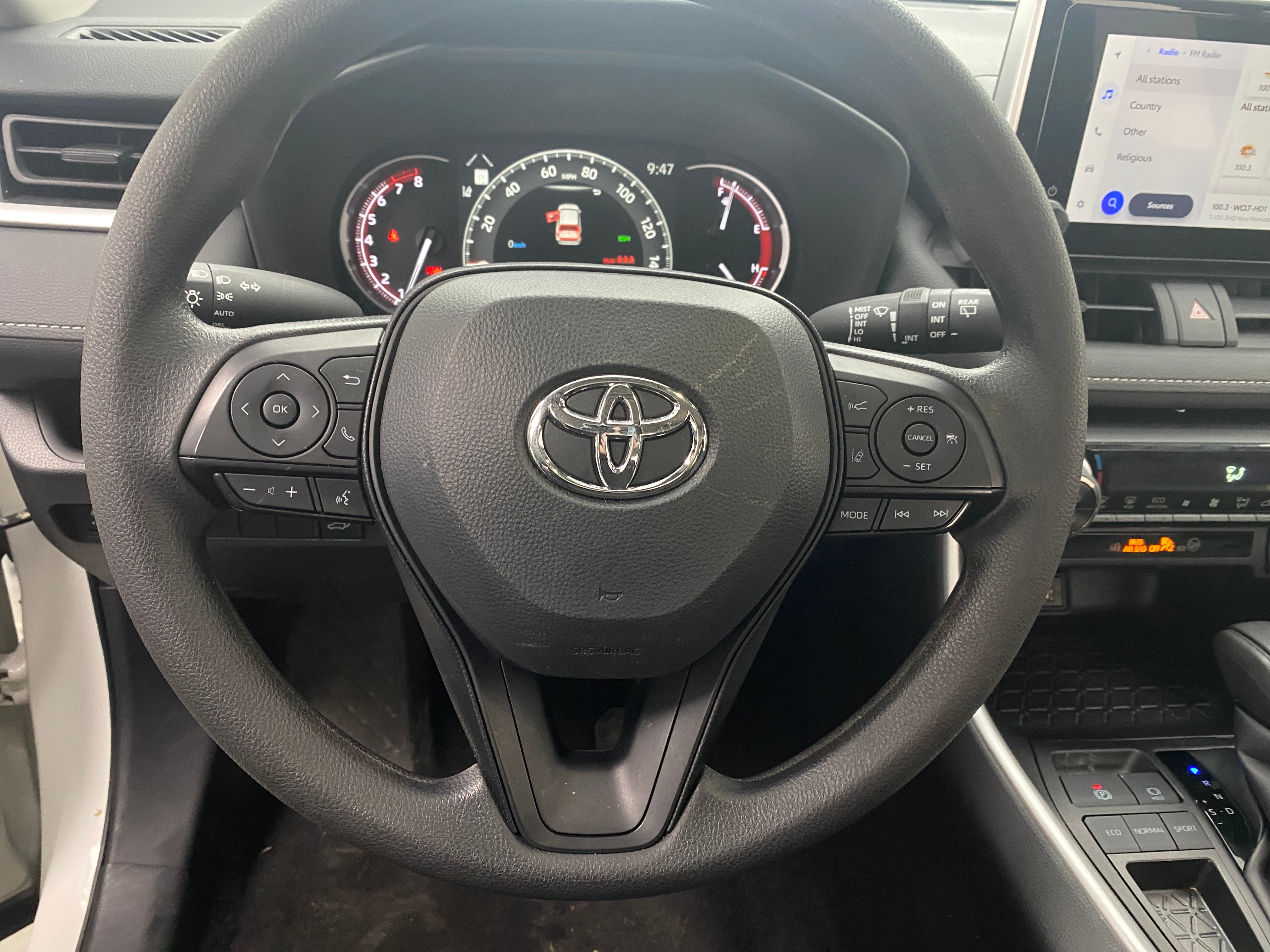 2024 Toyota RAV4 XLE 5