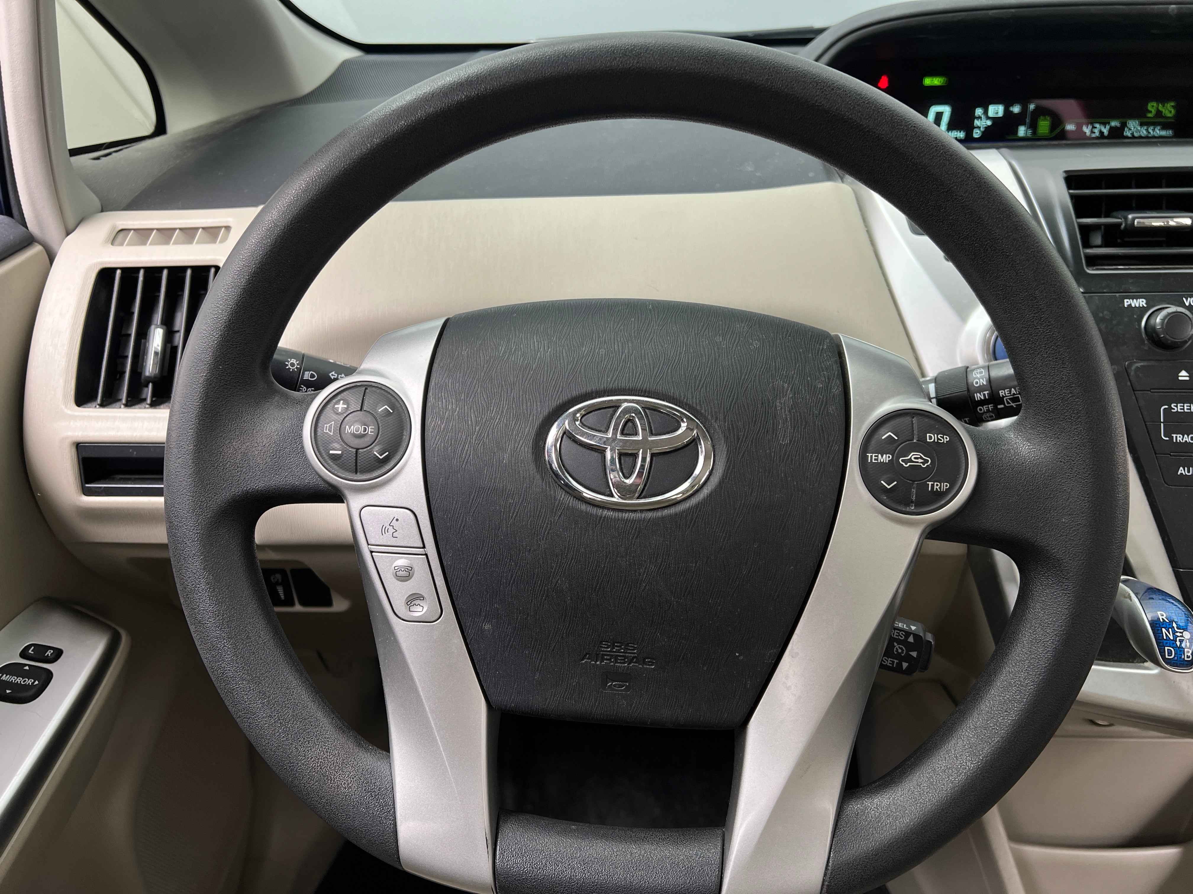 2012 Toyota Prius v Five 5