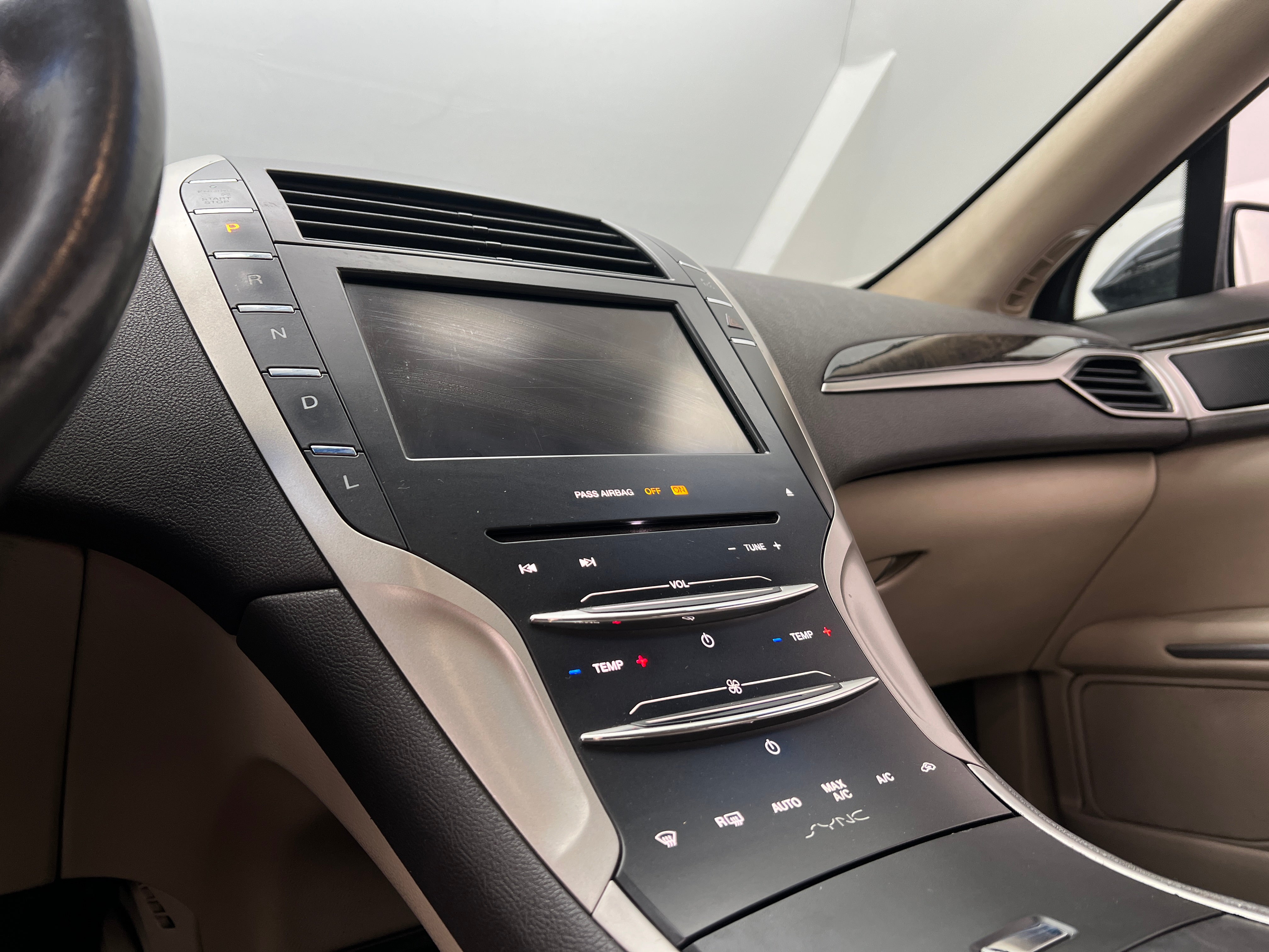 2016 Lincoln MKZ  4