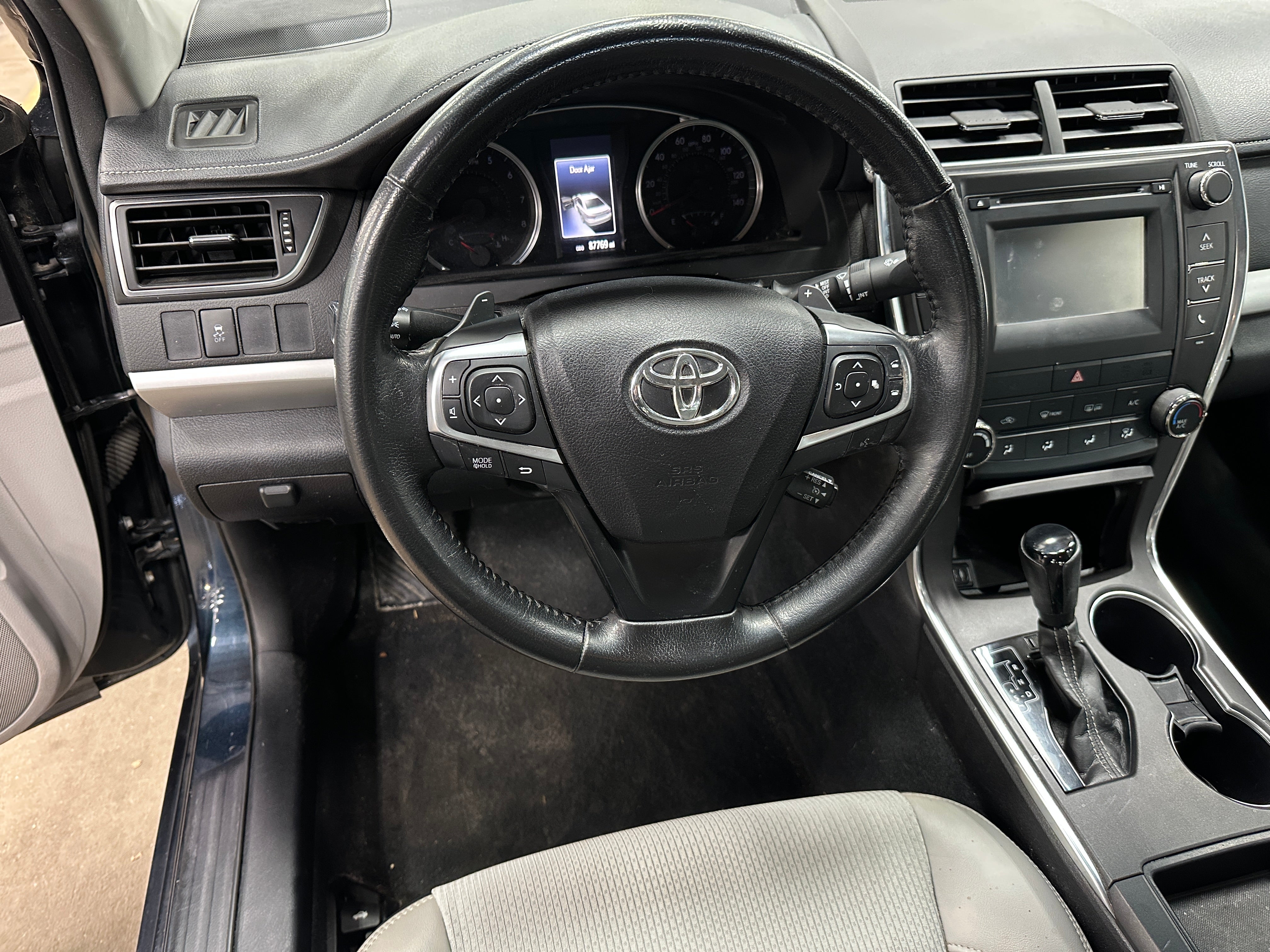 2016 Toyota Camry SE 5