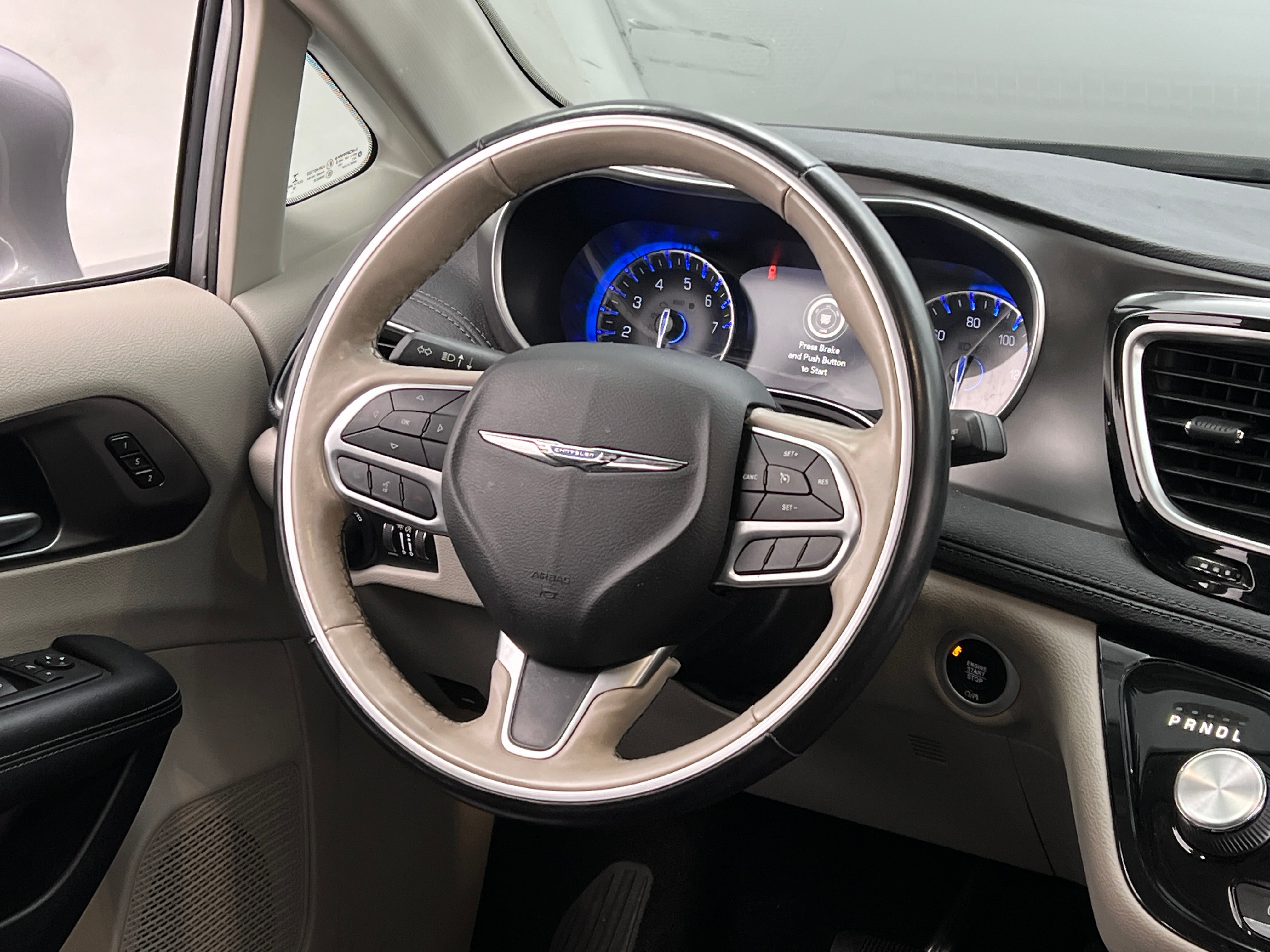 2019 Chrysler Pacifica Limited 4