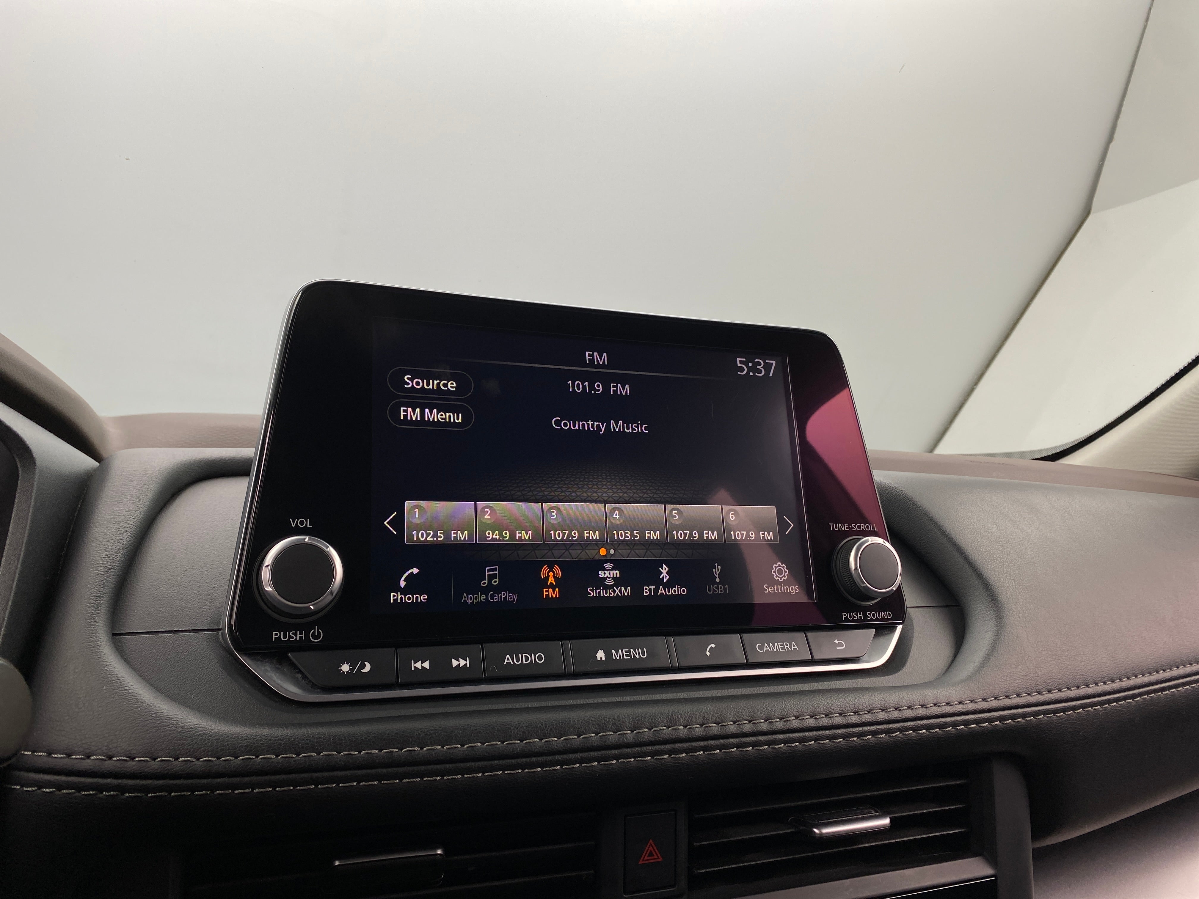 2023 Nissan Rogue SV 4