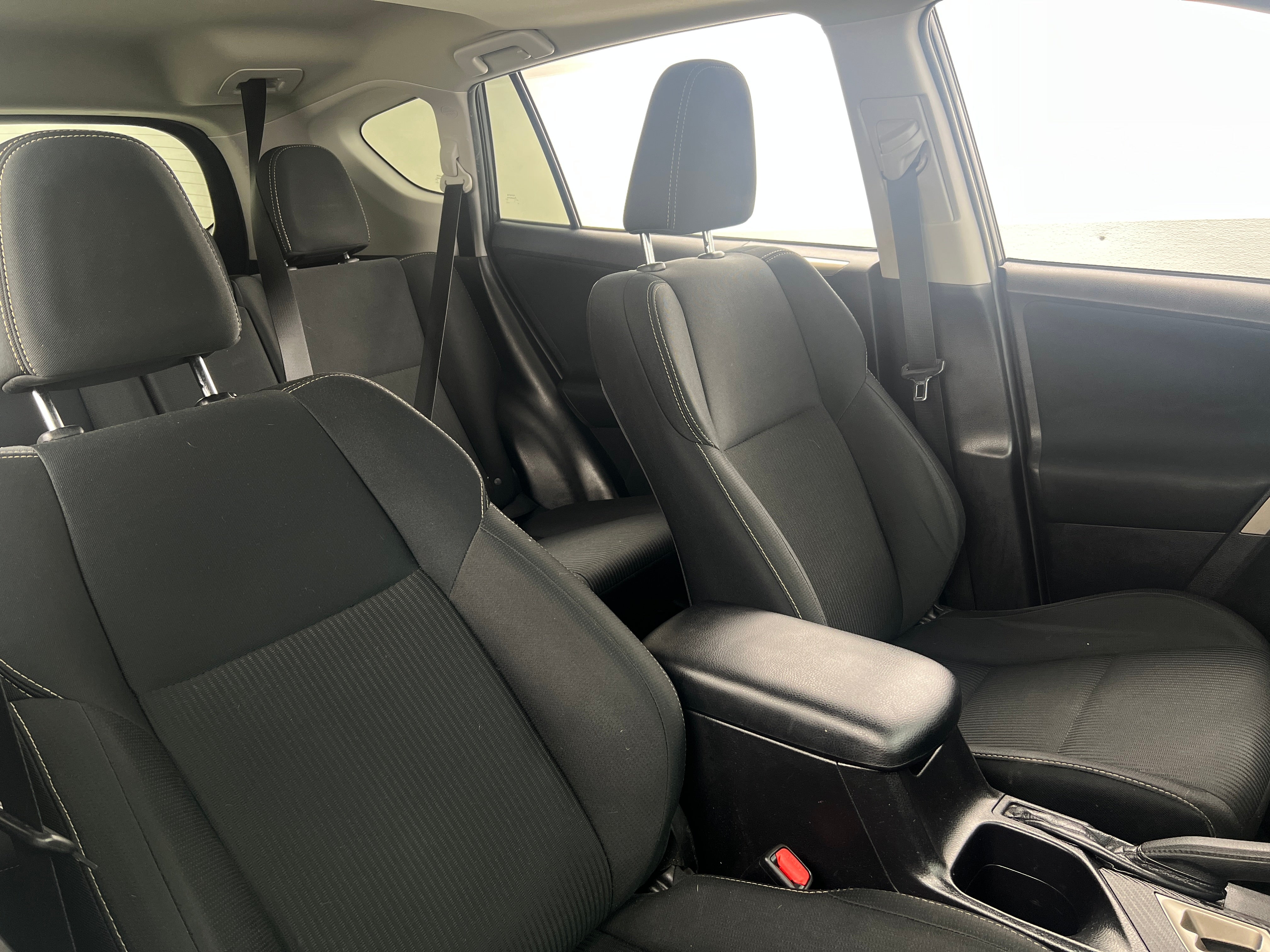 2015 Toyota RAV4 XLE 2