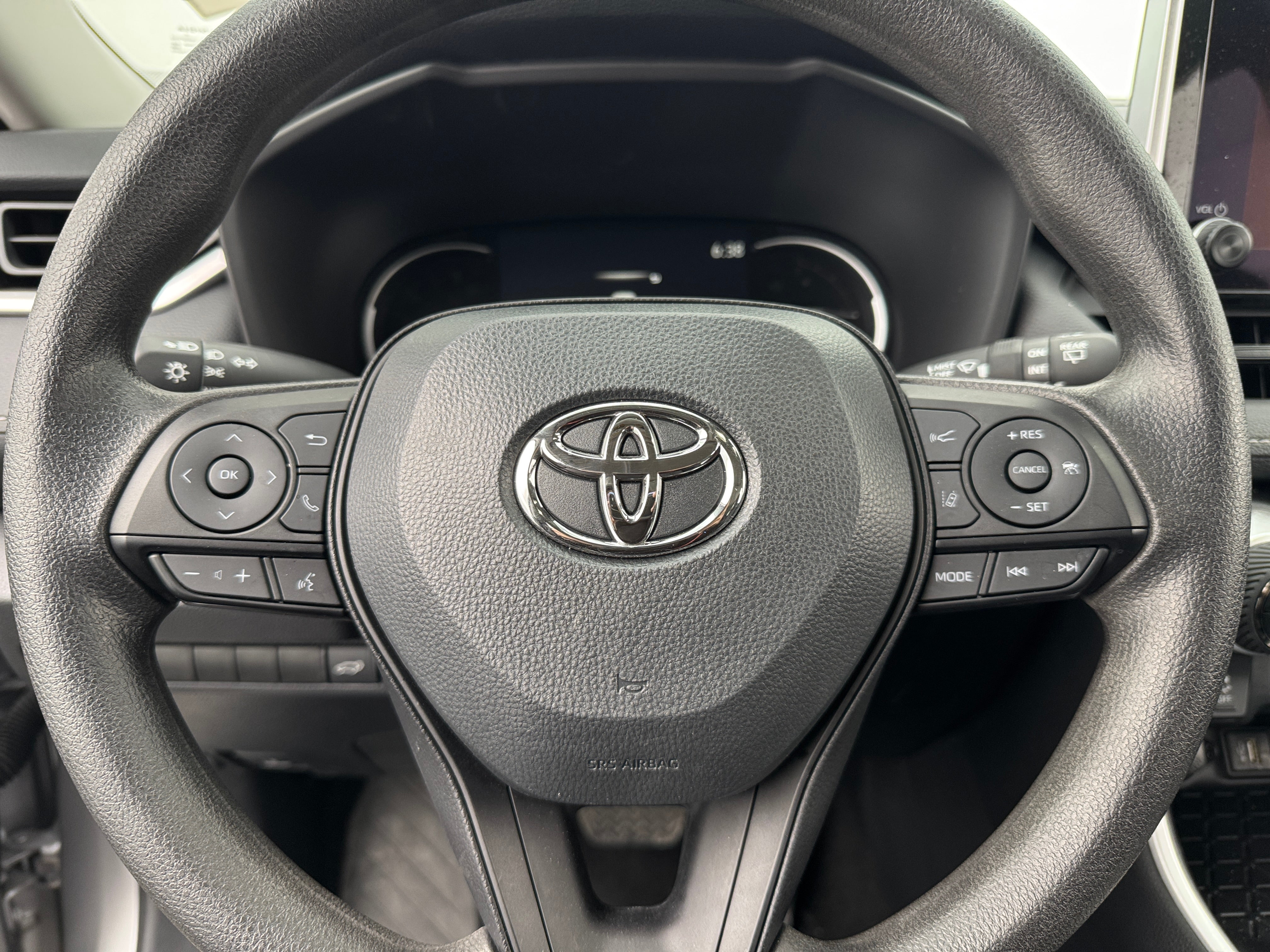 2024 Toyota RAV4 XLE 5