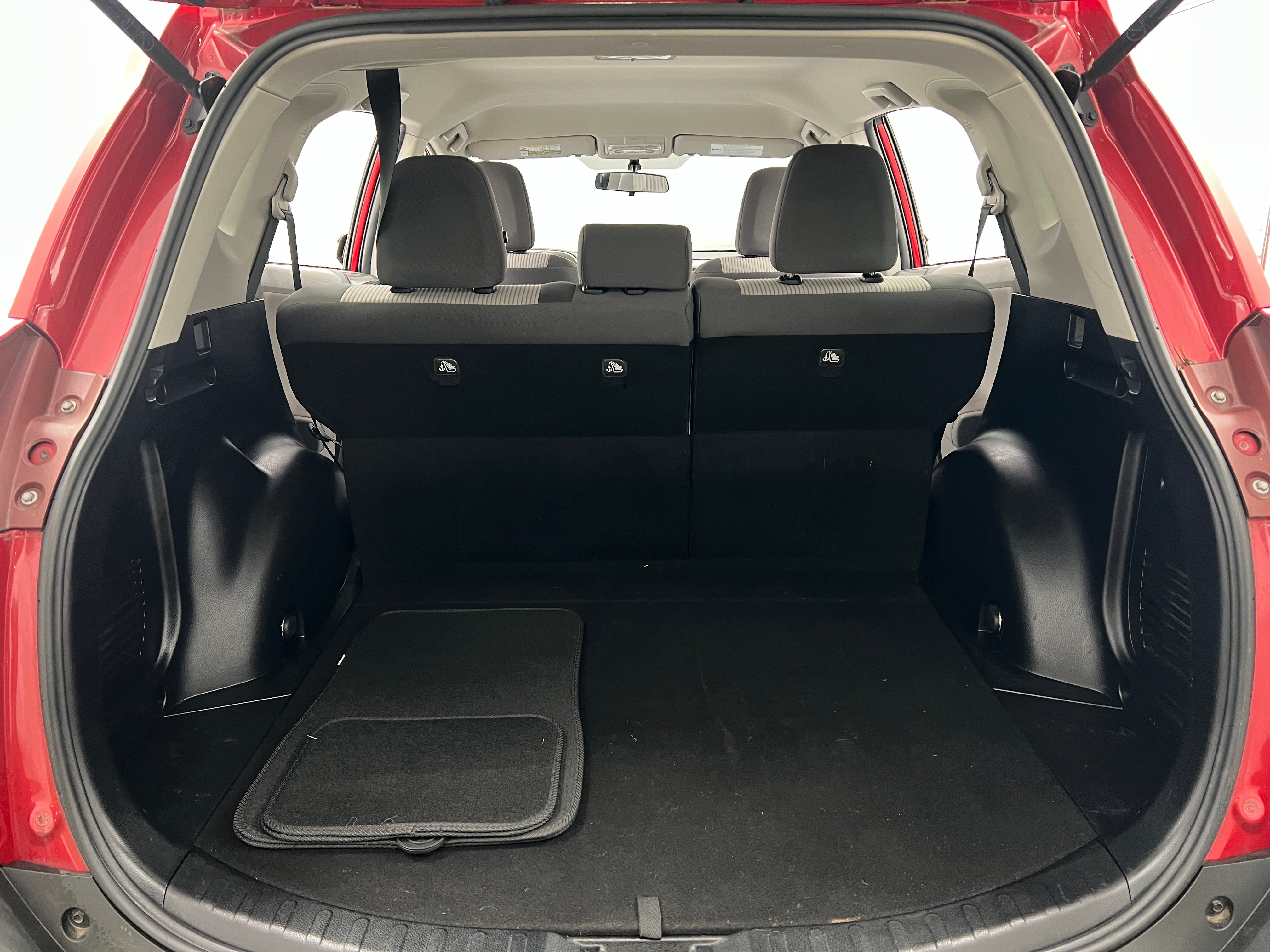 2013 Toyota RAV4 LE 7