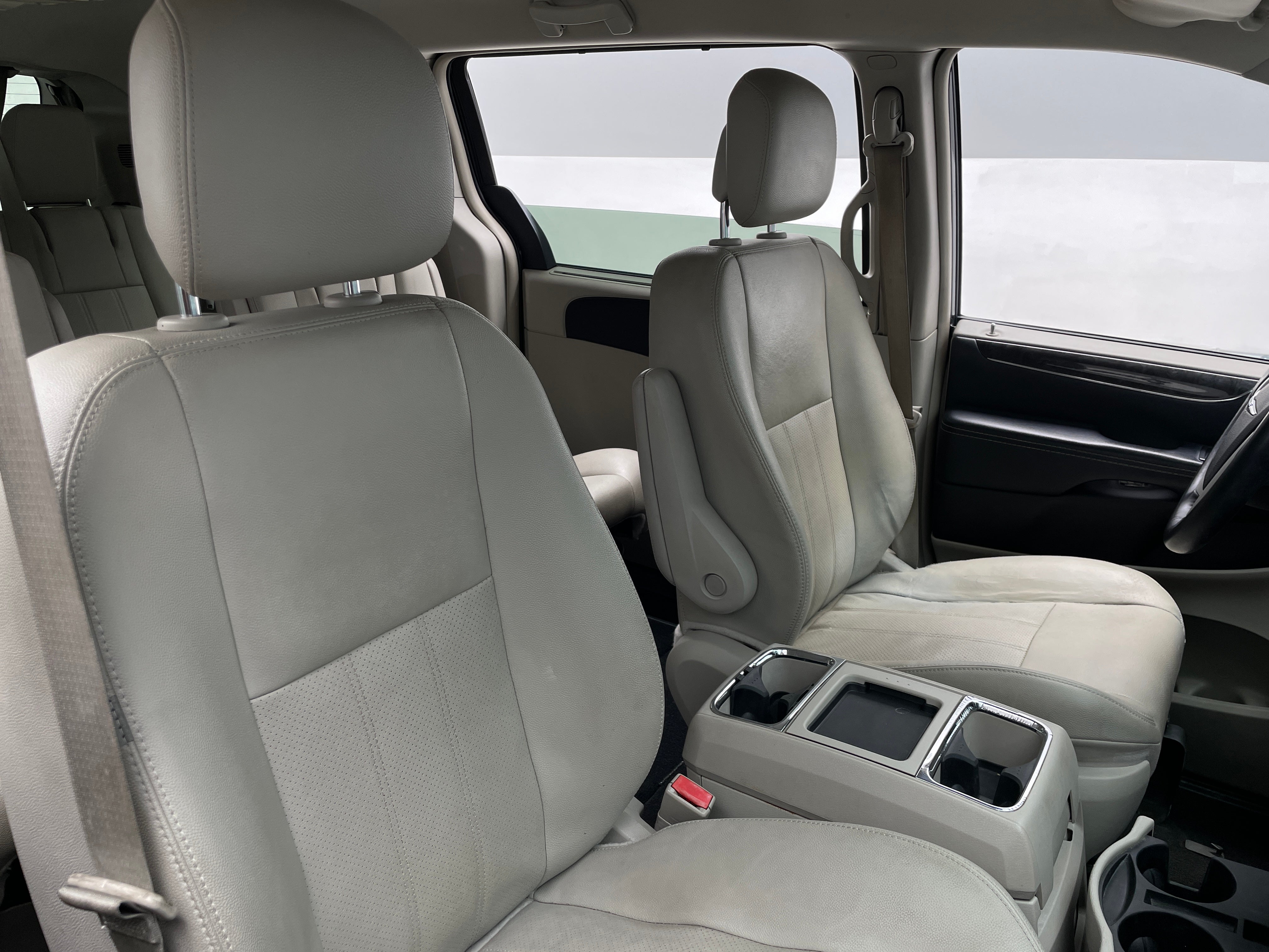 2015 Chrysler Town & Country Touring 2