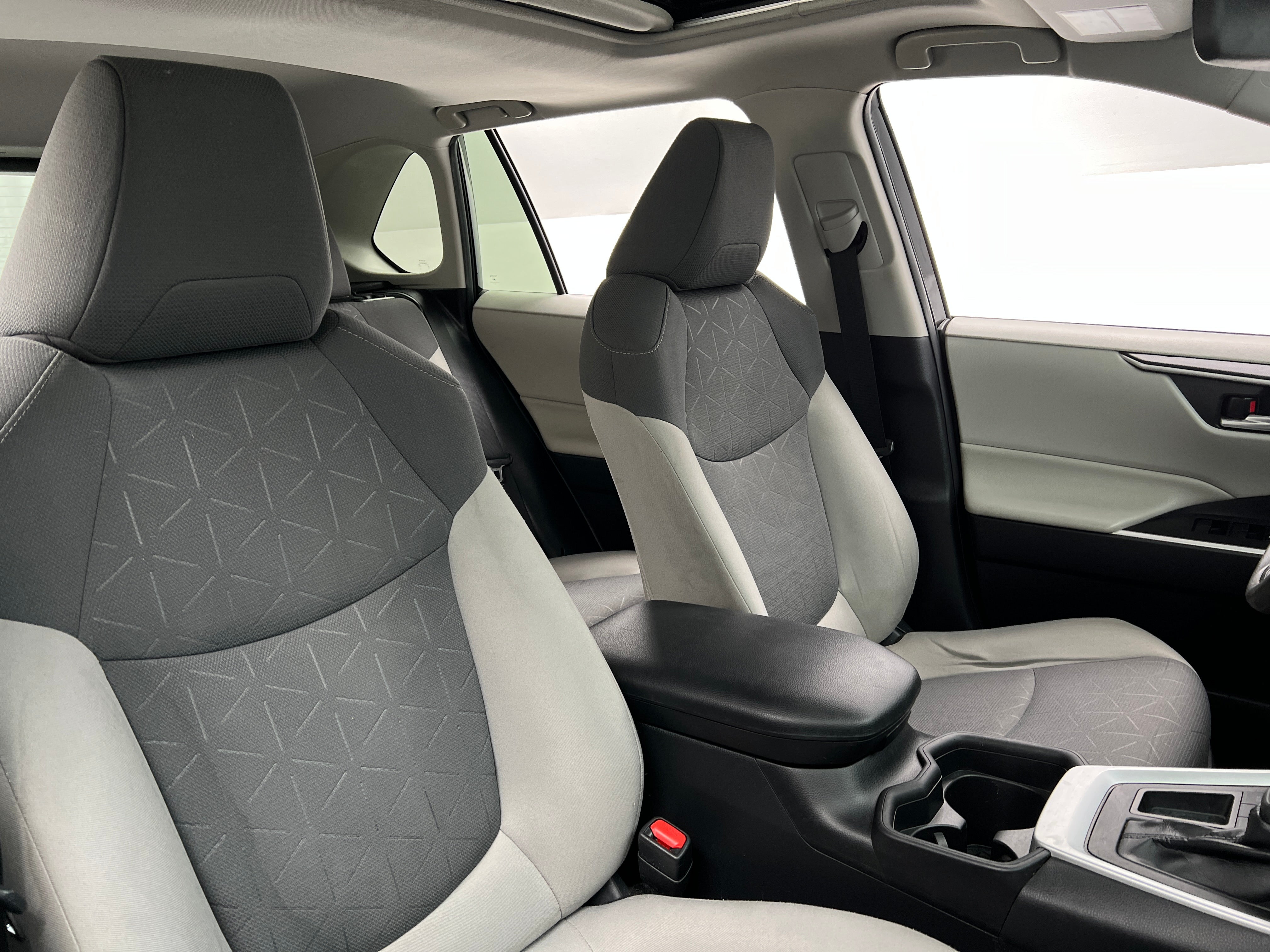 2019 Toyota RAV4 XLE 2