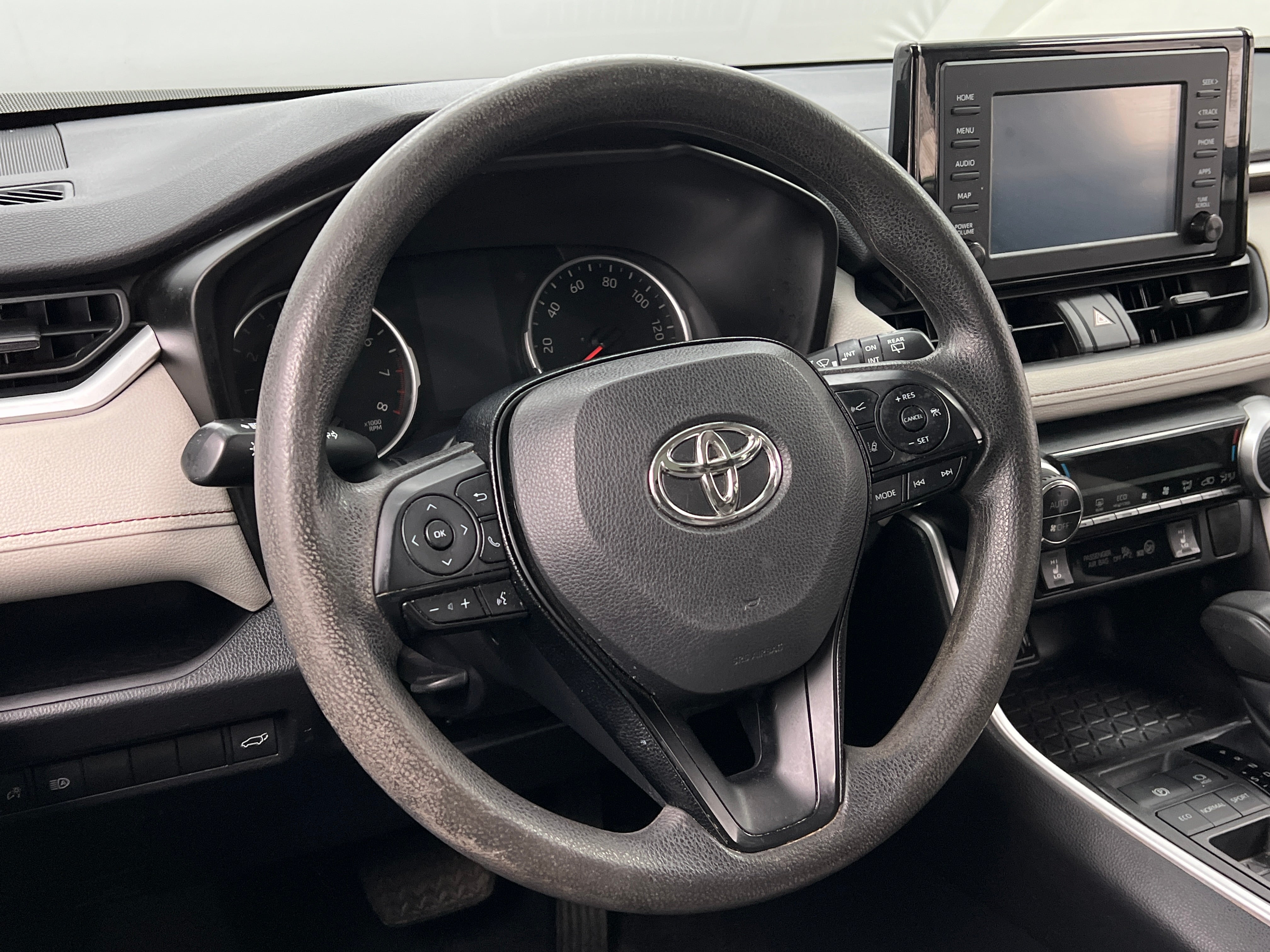 2019 Toyota RAV4 XLE 5