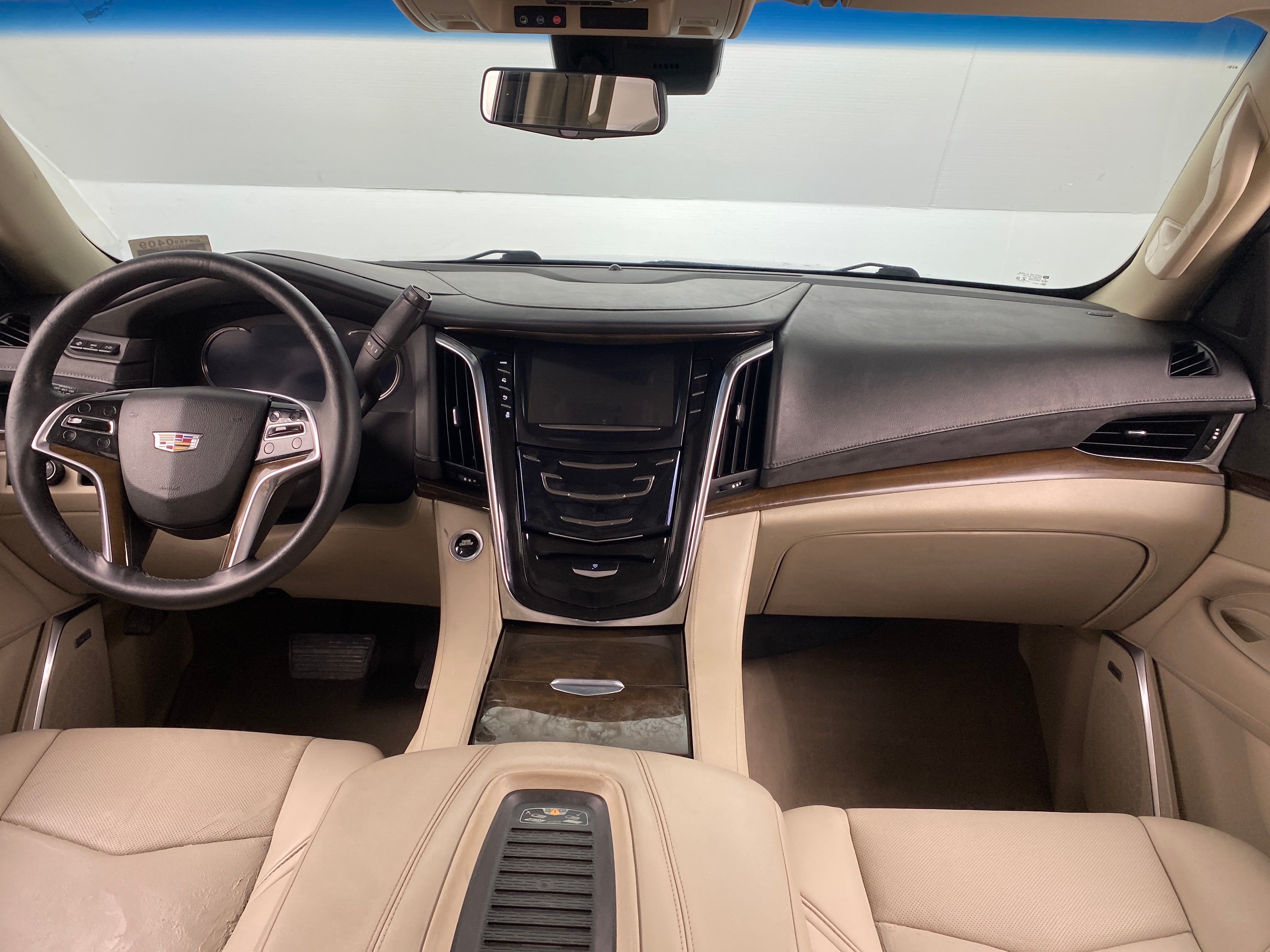 2019 Cadillac Escalade ESV Luxury 2