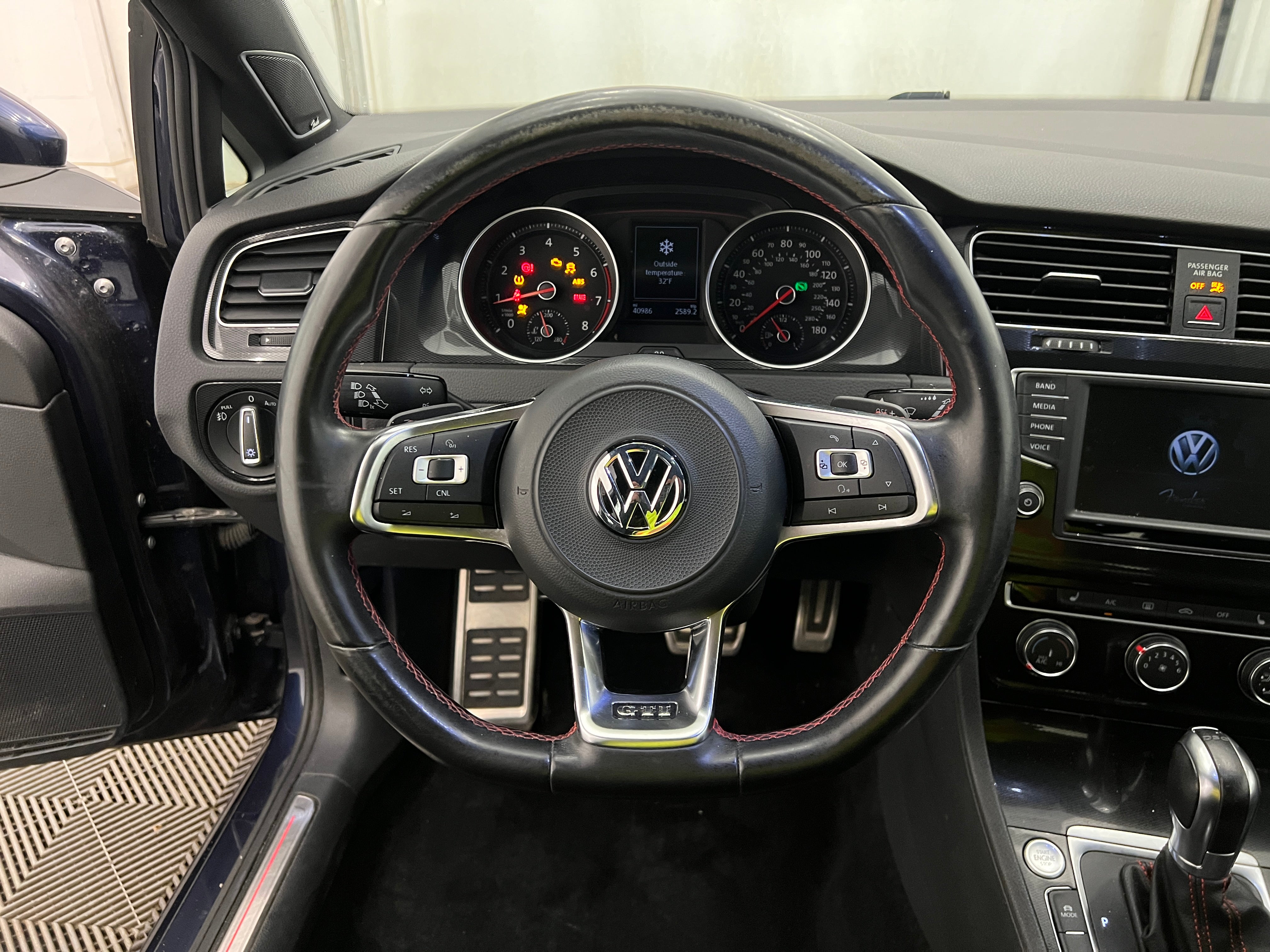 2017 Volkswagen Golf GTI SE 5