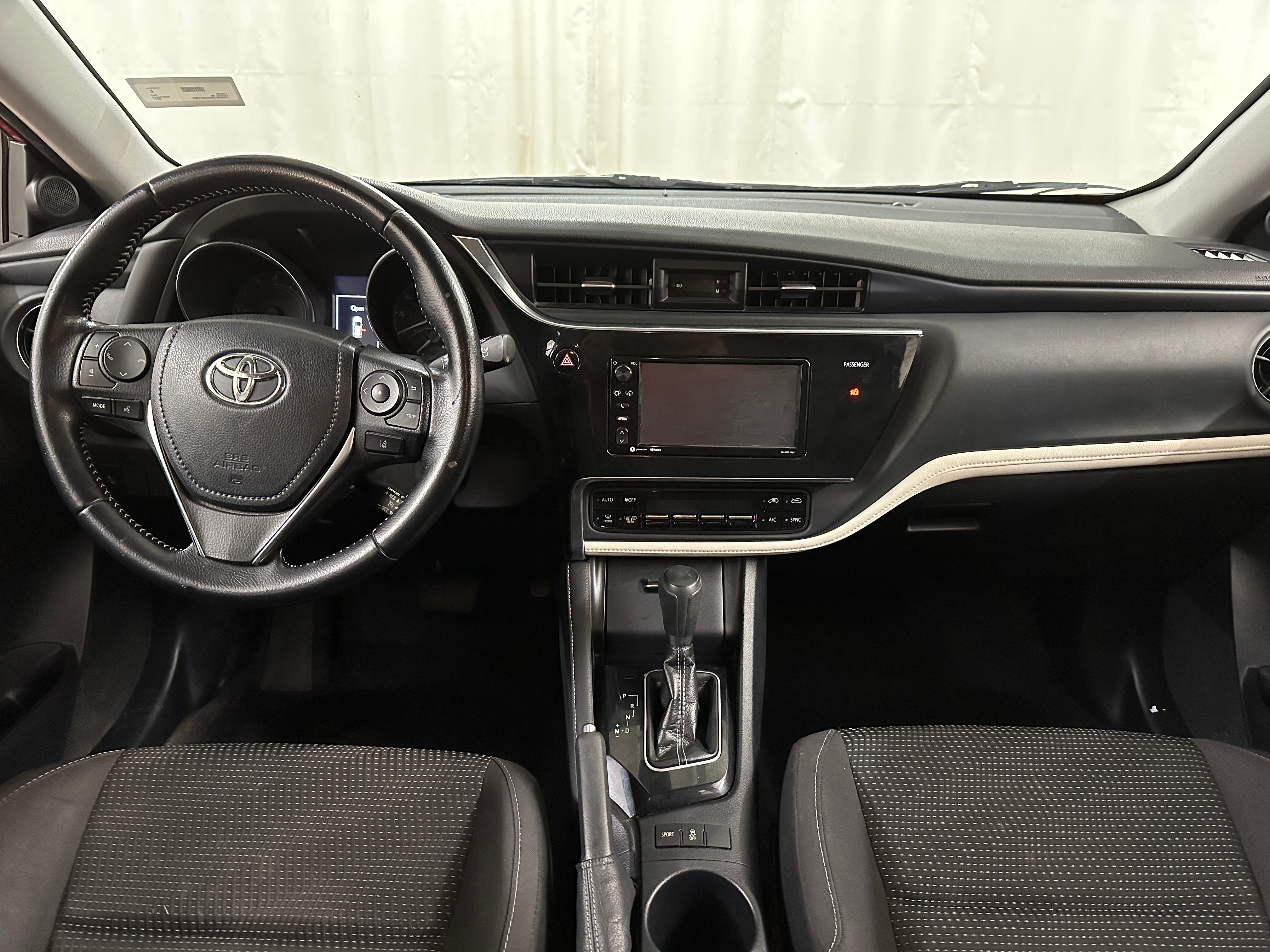 2017 Toyota Corolla iM Base 3