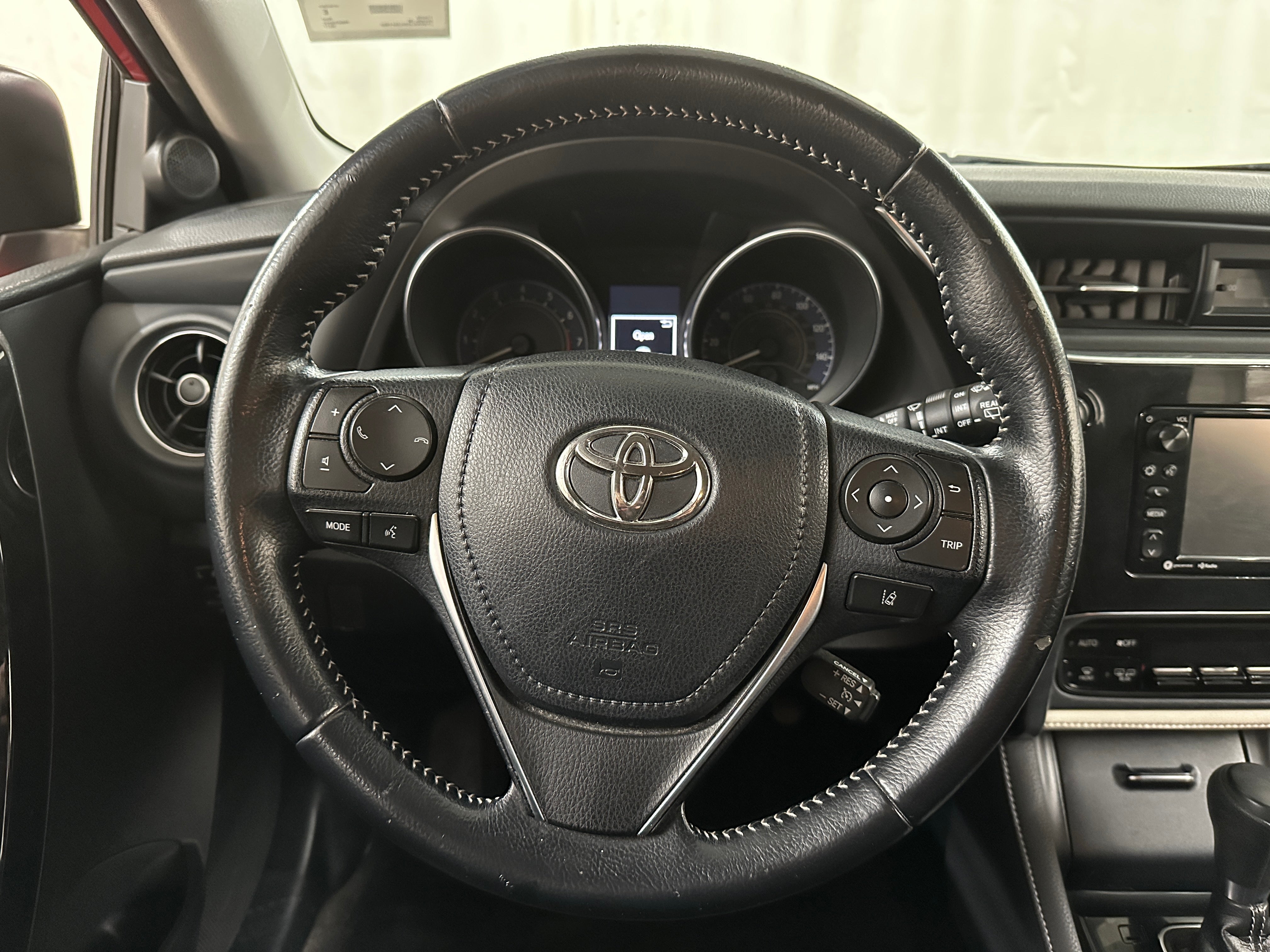 2017 Toyota Corolla iM Base 5