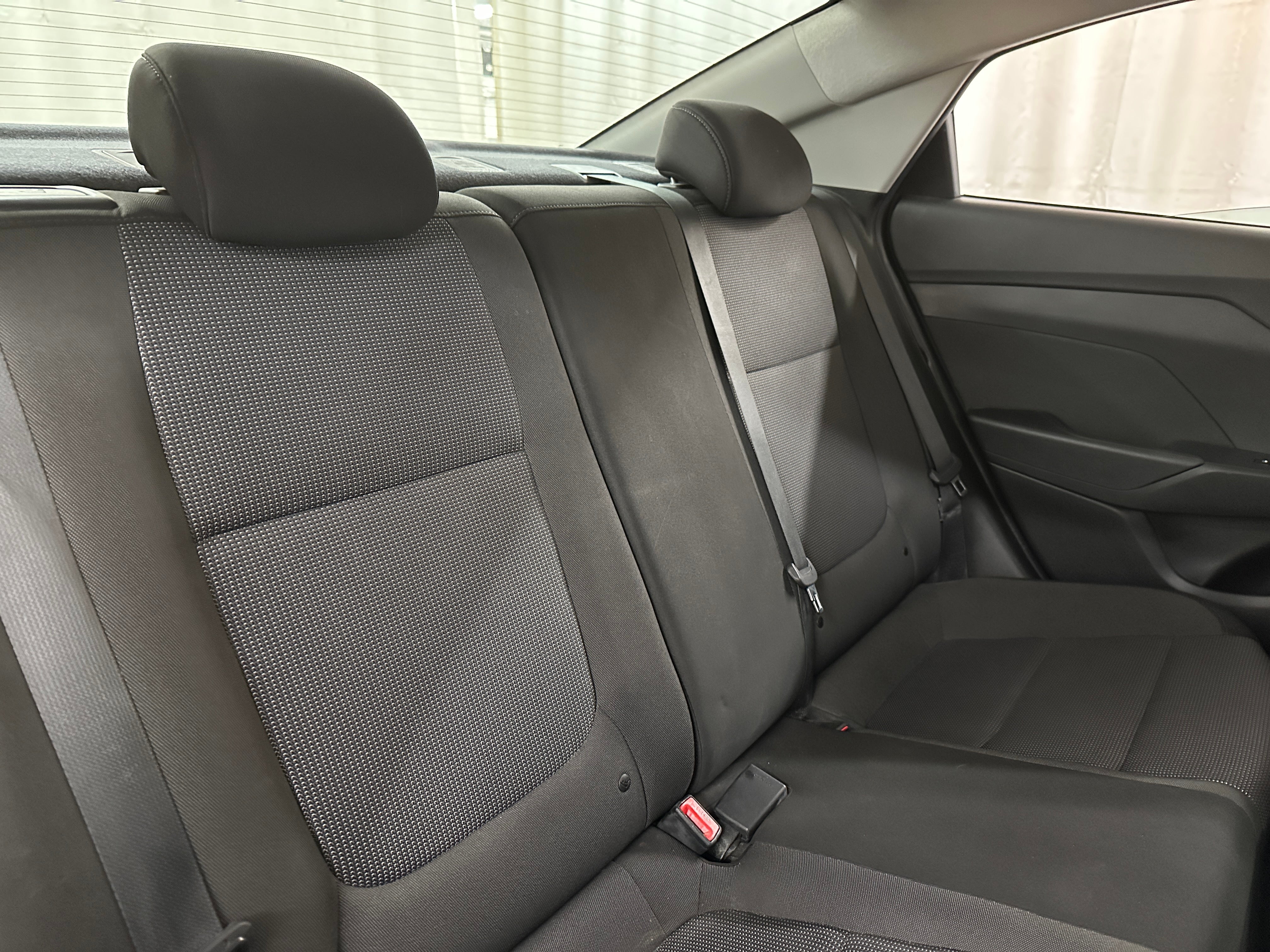 2022 Hyundai Accent SE 6
