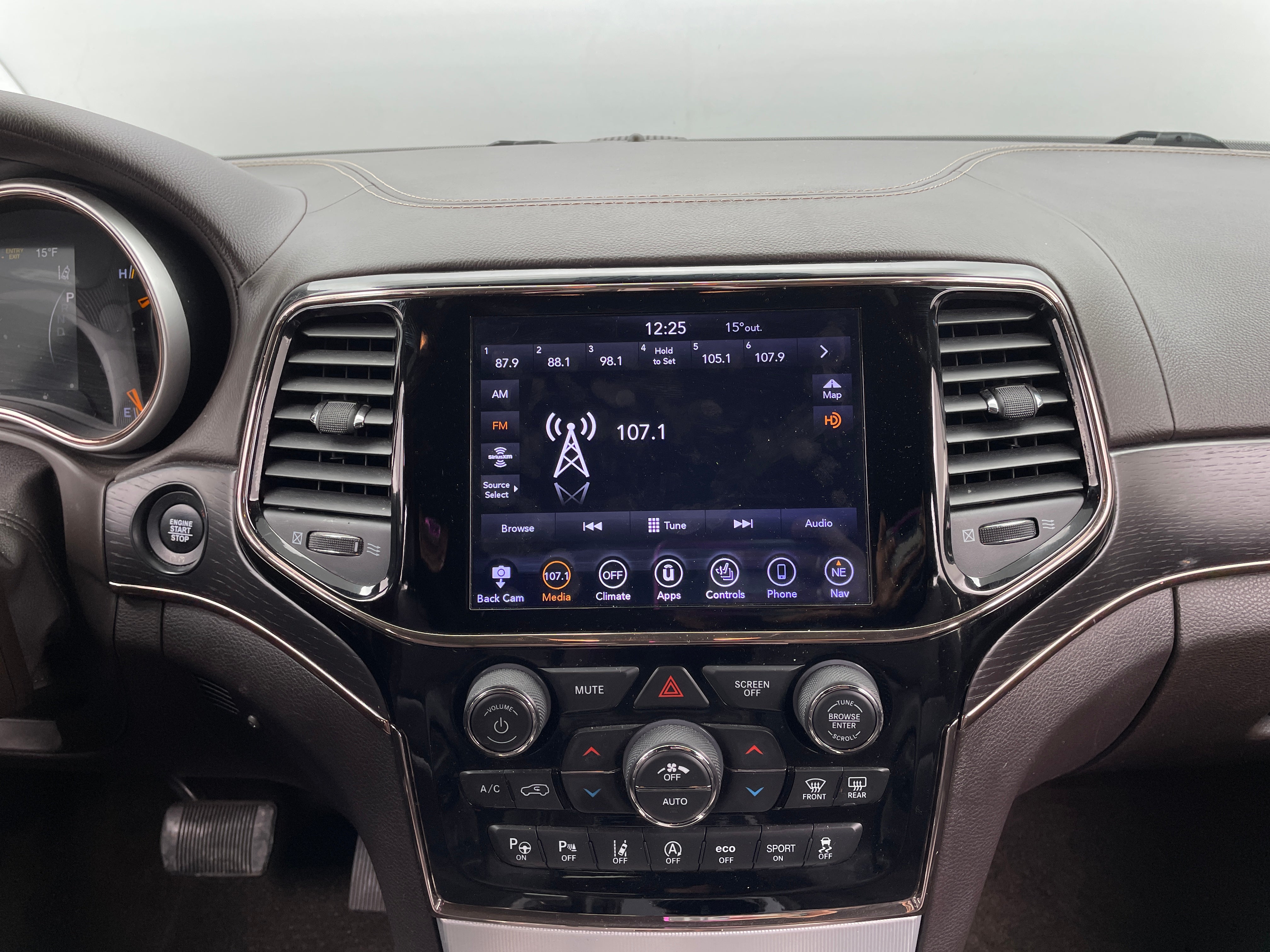 2019 Jeep Grand Cherokee Summit 3