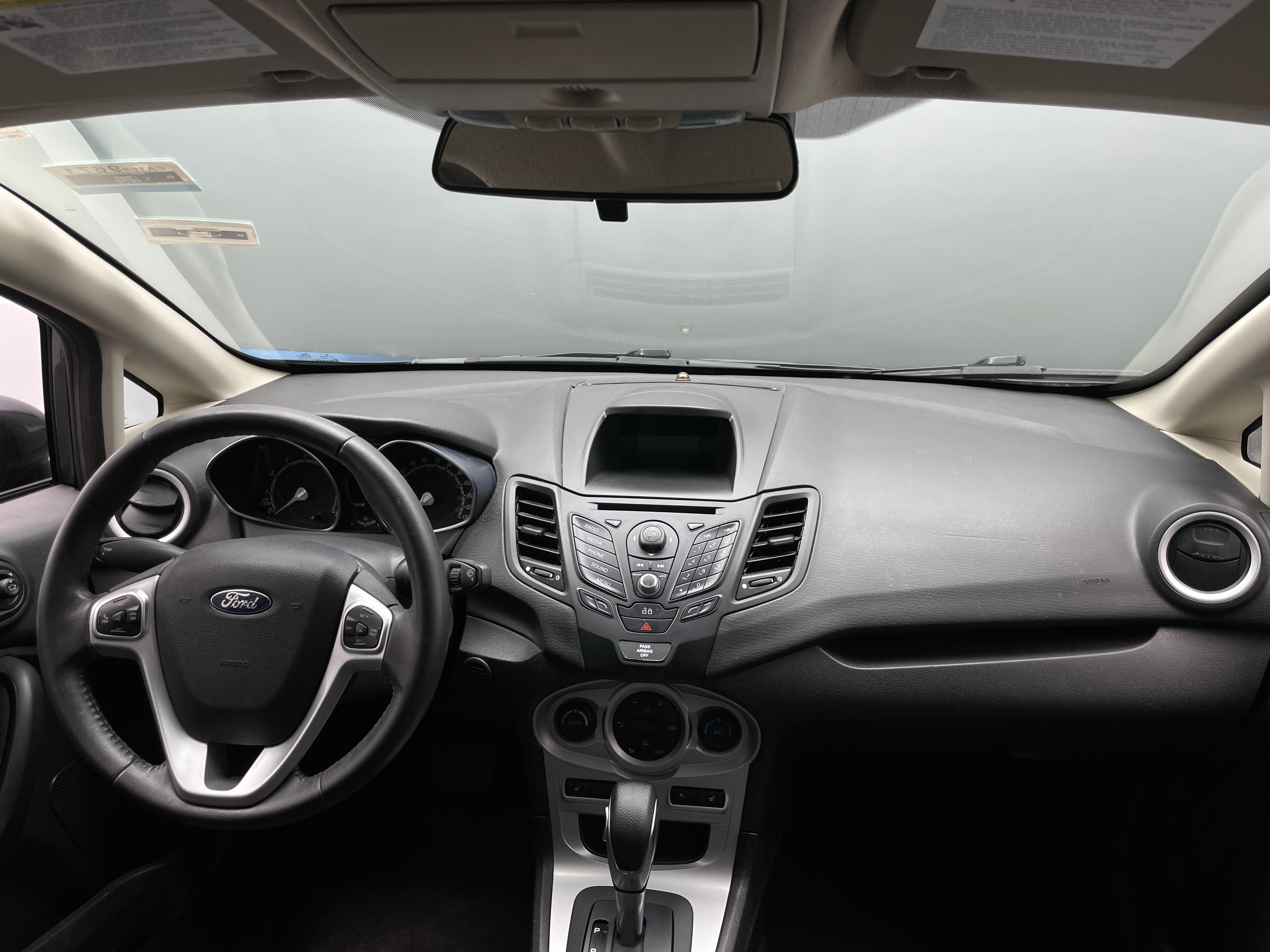 2015 Ford Fiesta SE 3