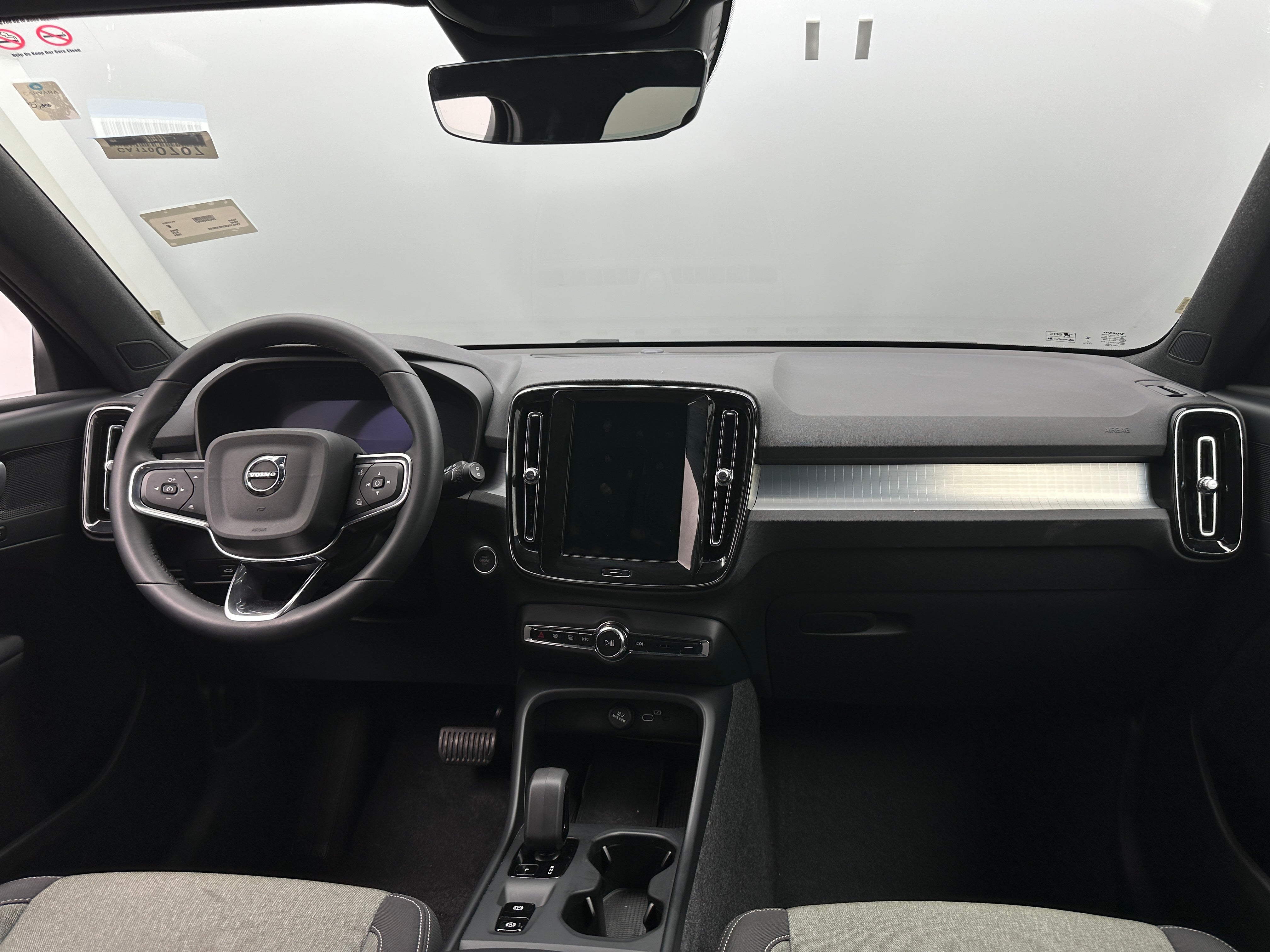 2024 Volvo XC40 B5 Core 3