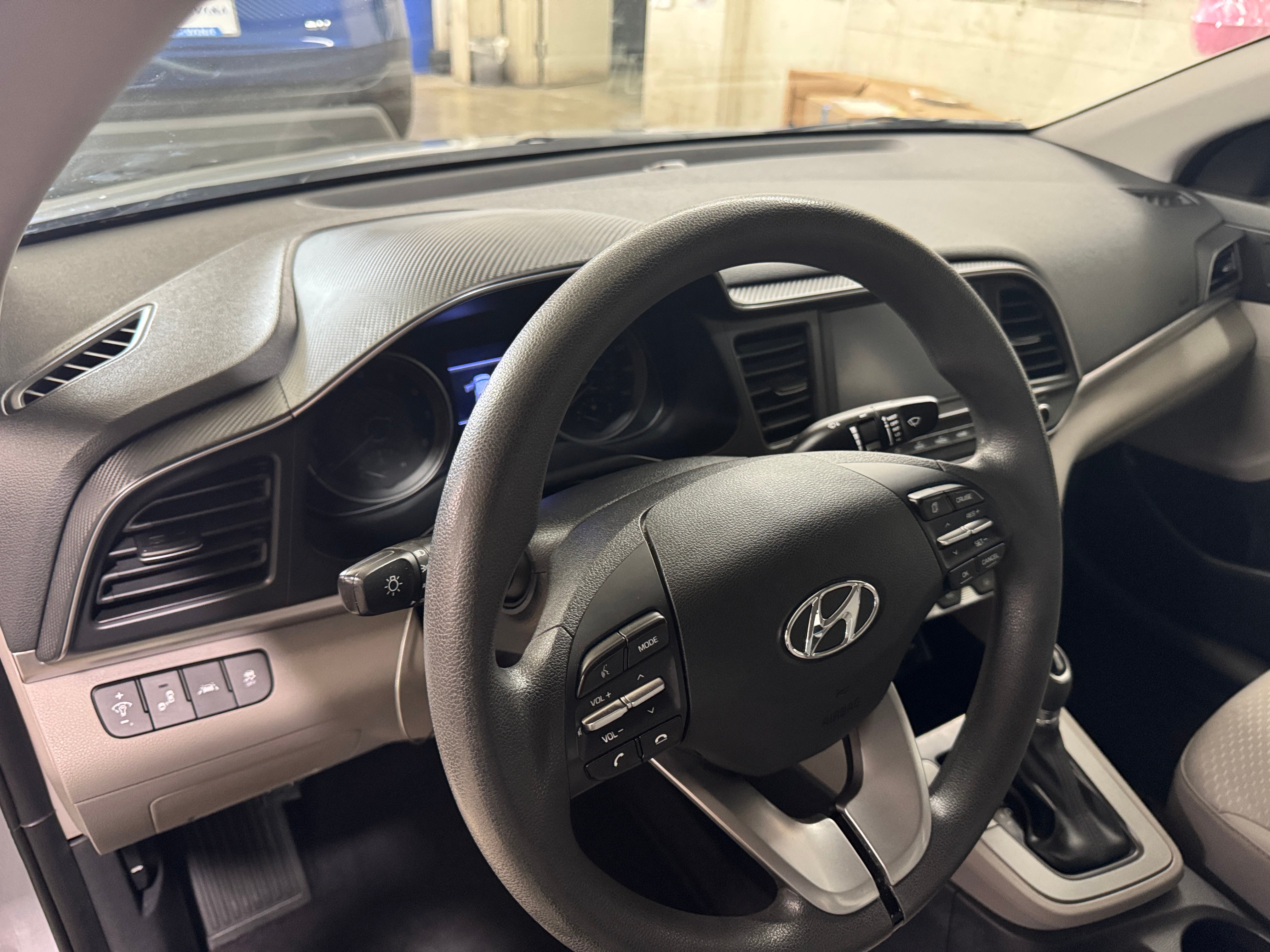 2020 Hyundai Elantra SEL 3