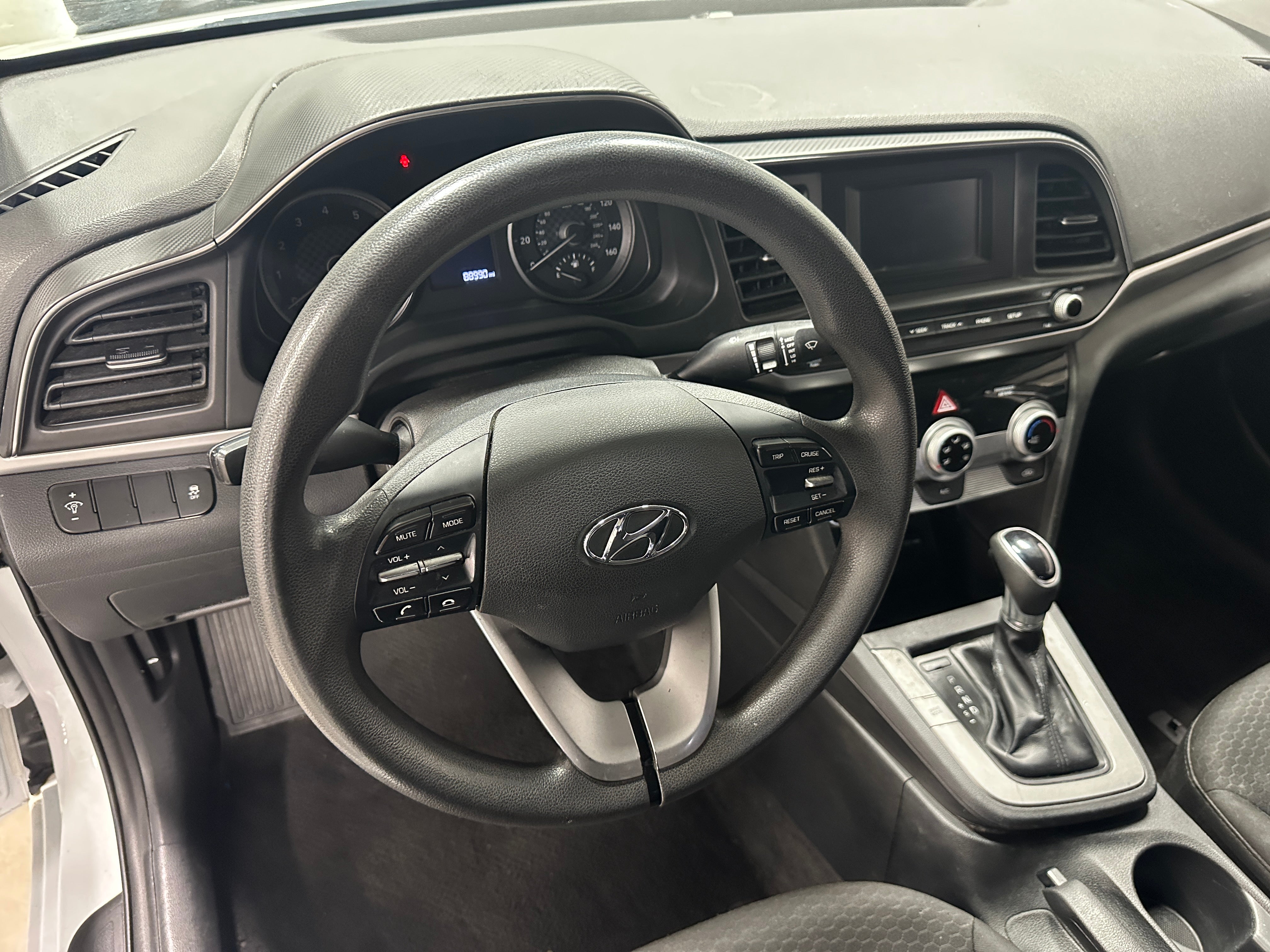 2019 Hyundai Elantra SE 3