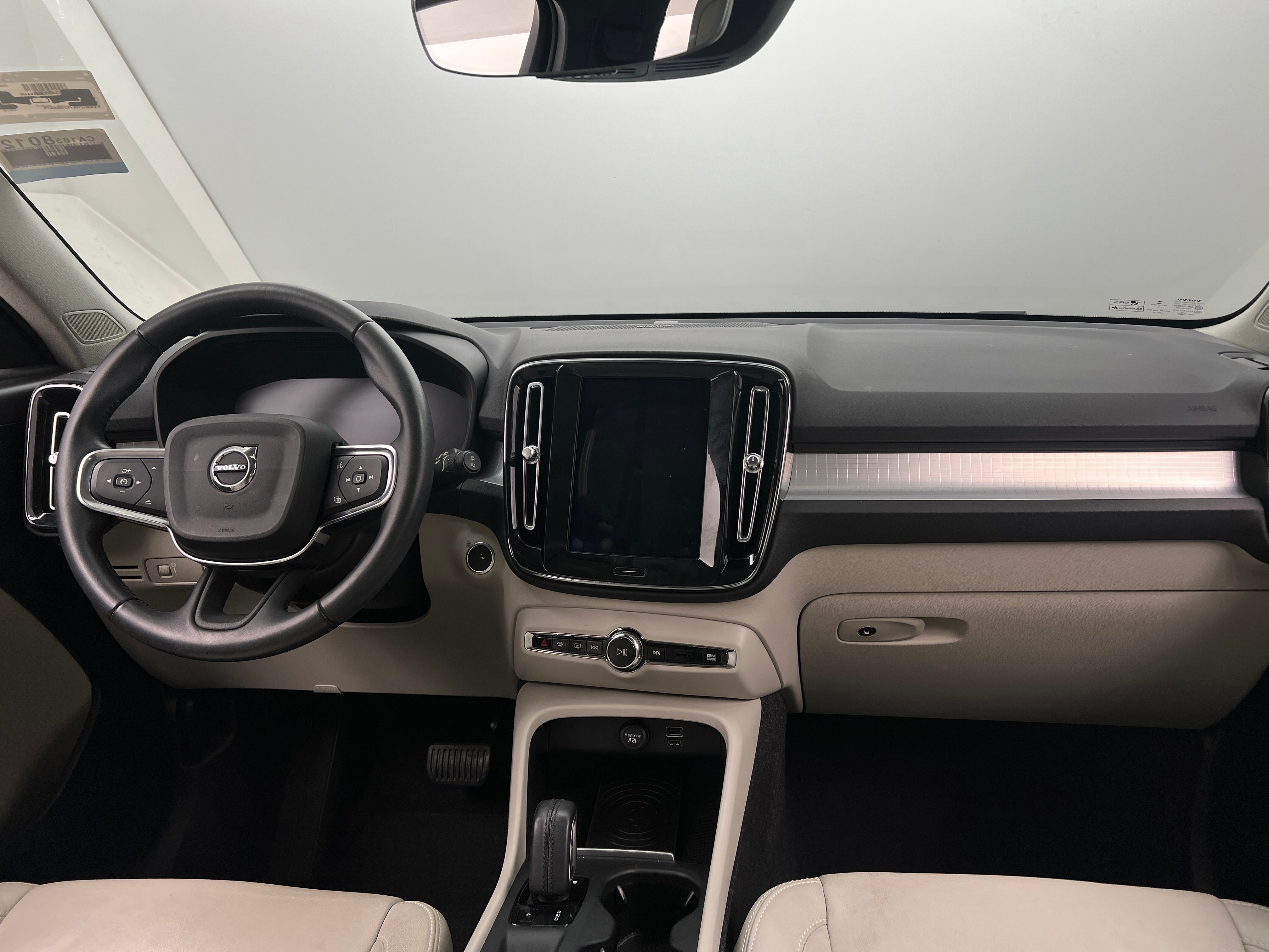 2019 Volvo XC40 T4 Momentum 2