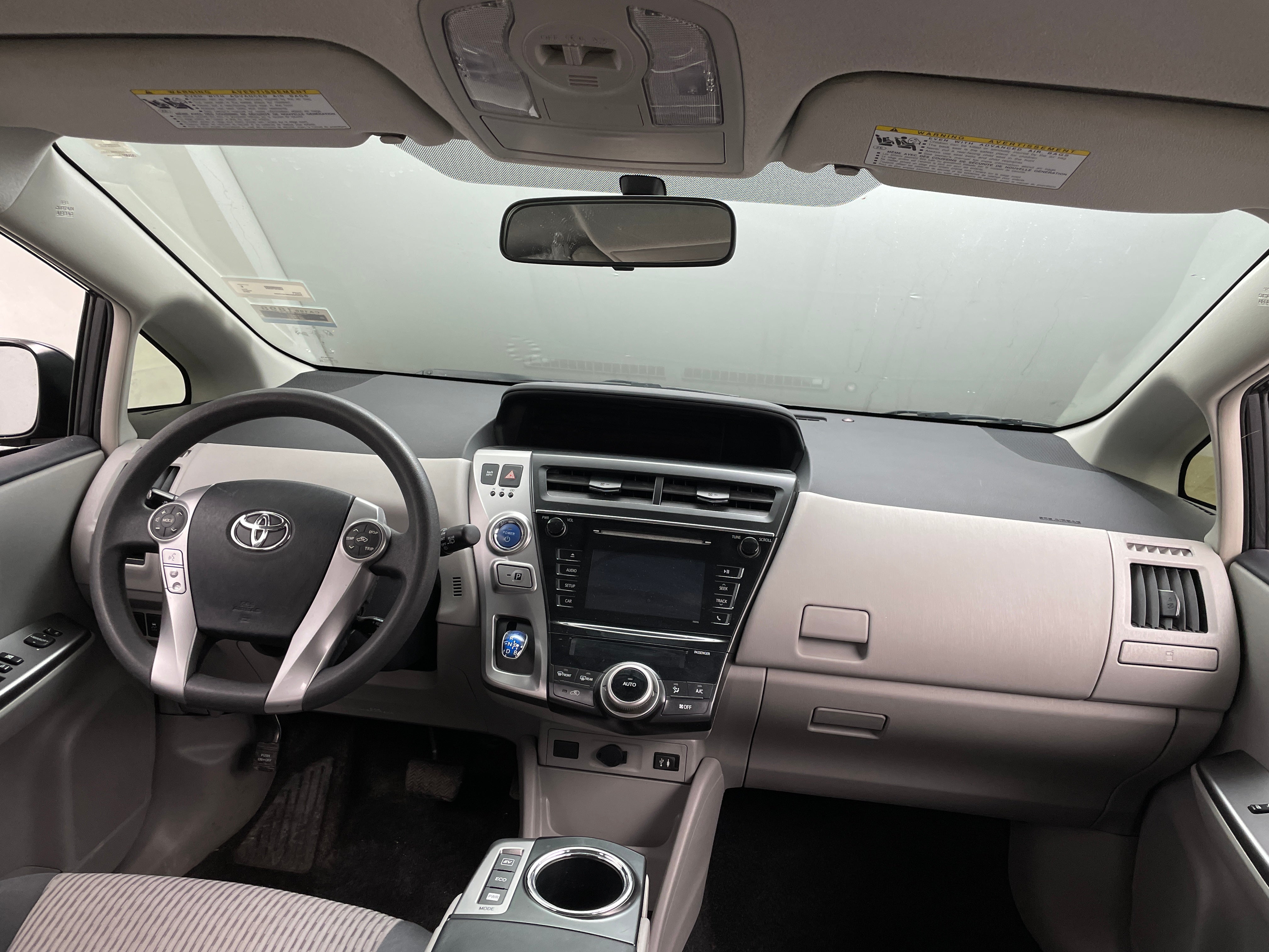 2015 Toyota Prius v Two 3