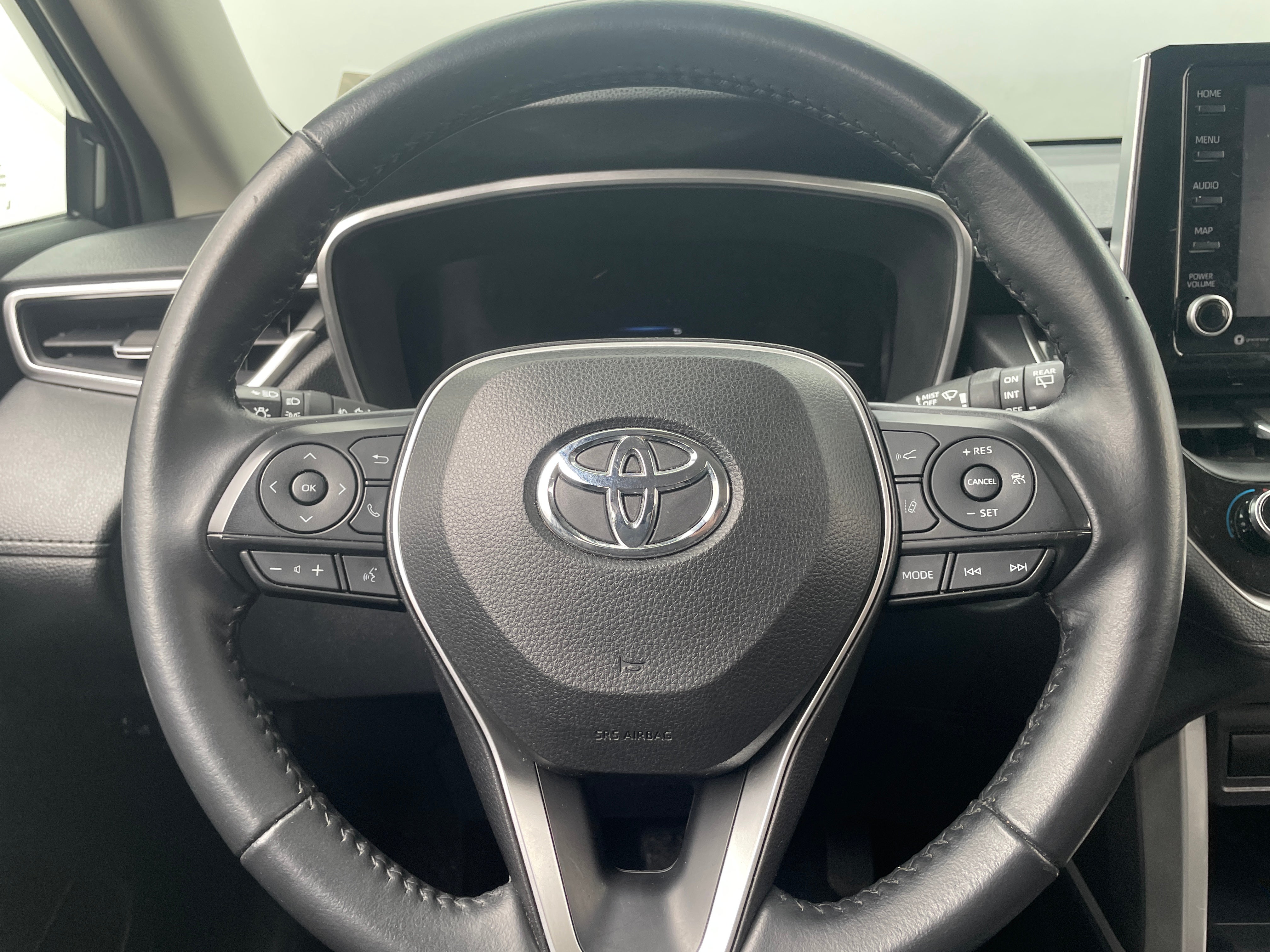 2022 Toyota Corolla Cross XLE 5