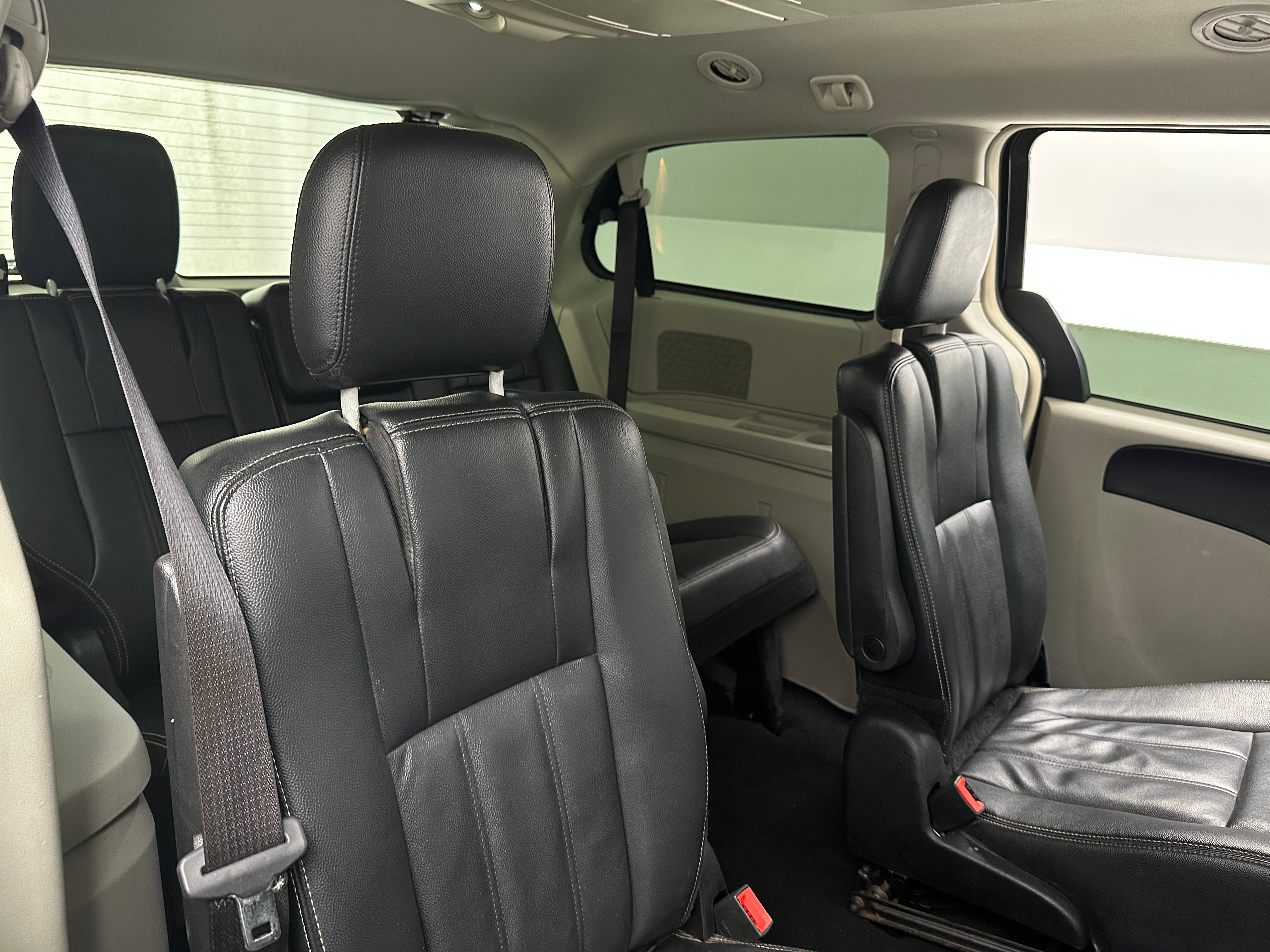 2015 Chrysler Town & Country Touring 6