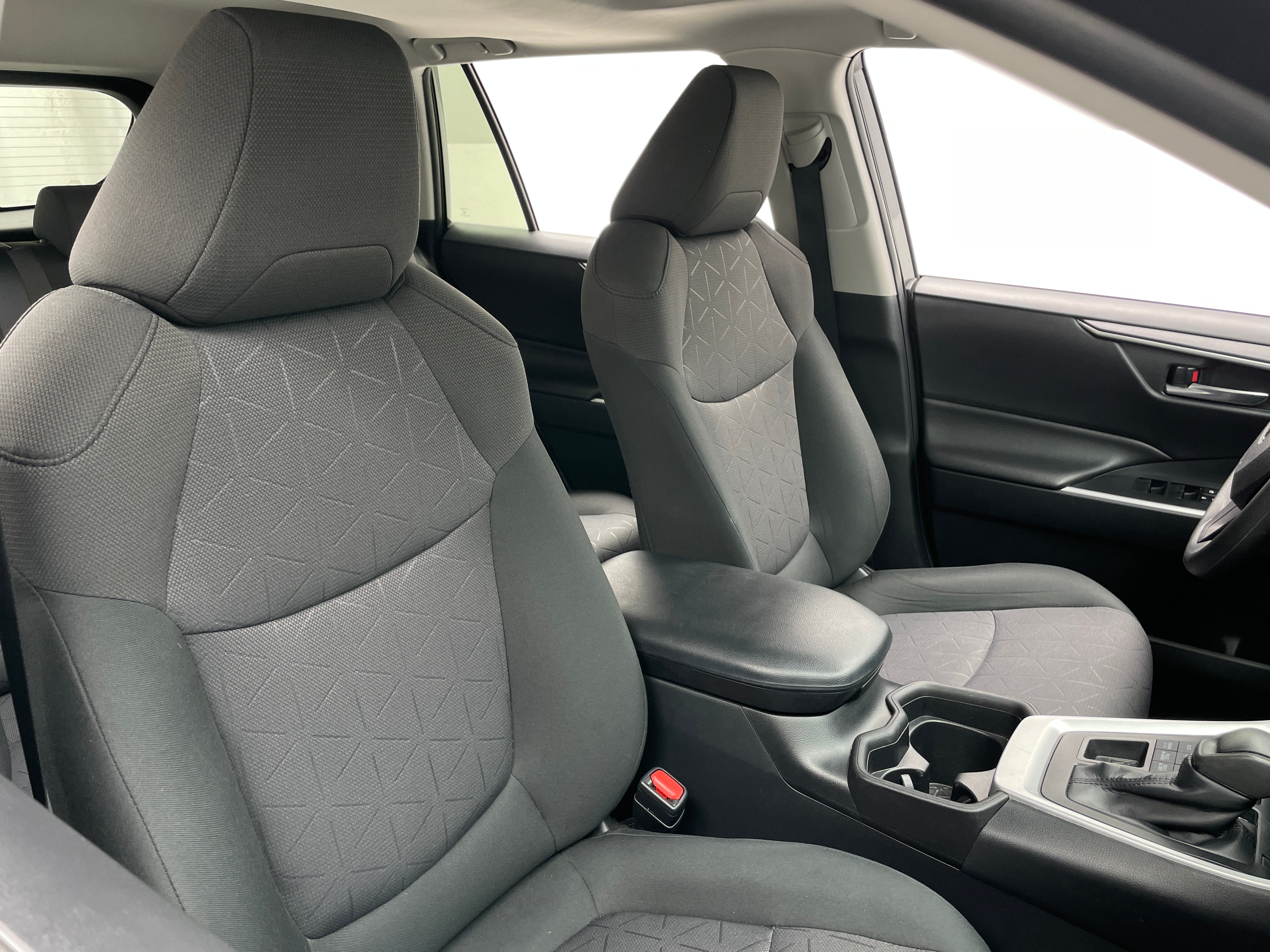 2019 Toyota RAV4 XLE 2