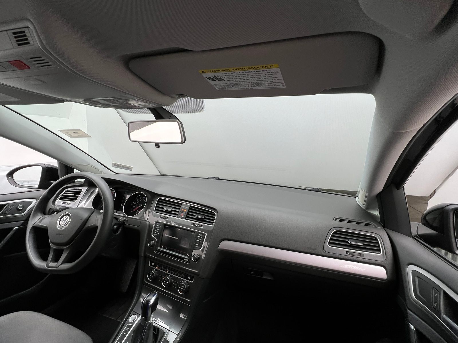 Thumbnail: 2016 Volkswagen e-Golf - 3