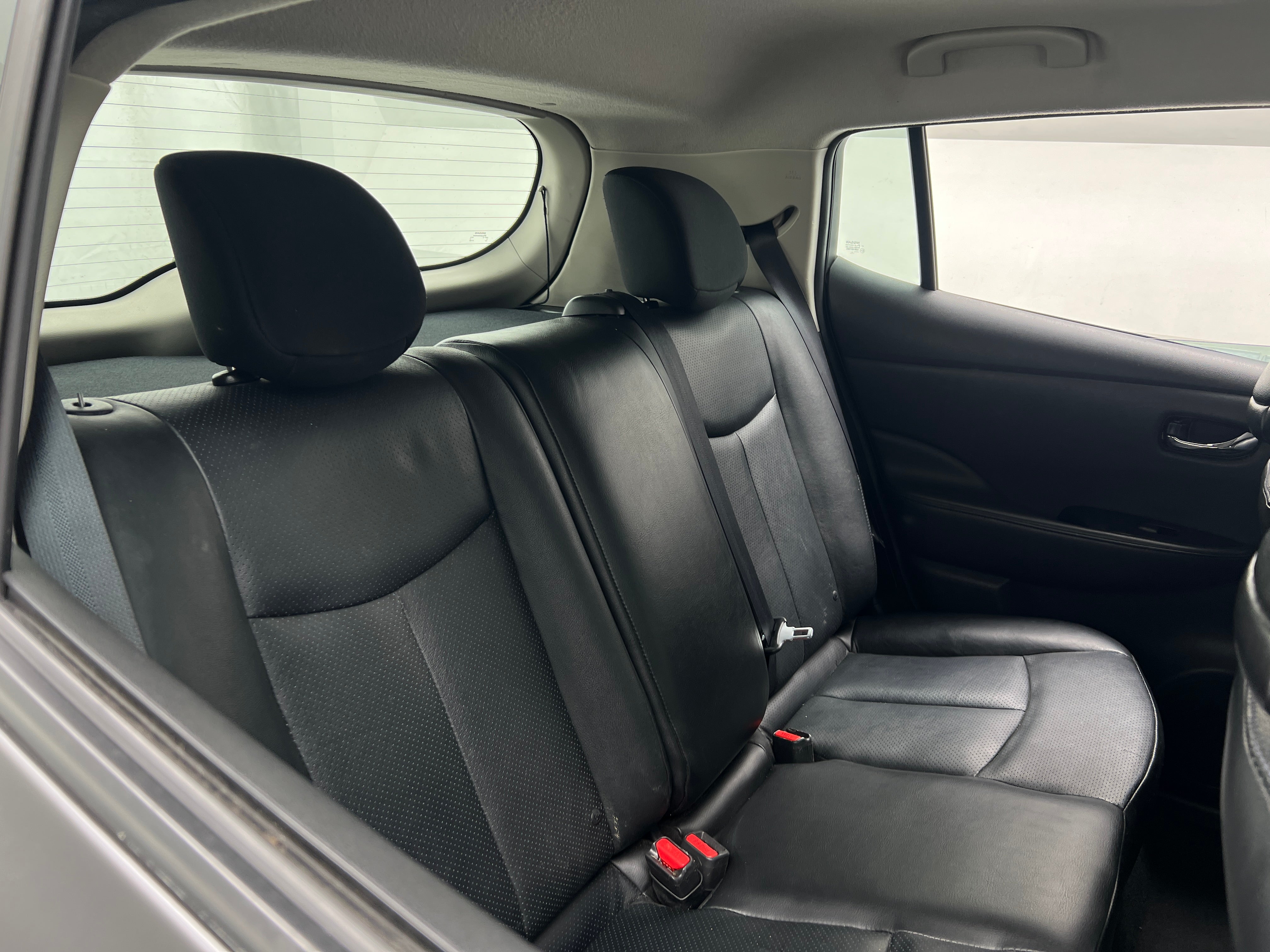 2016 Nissan Leaf SL 5