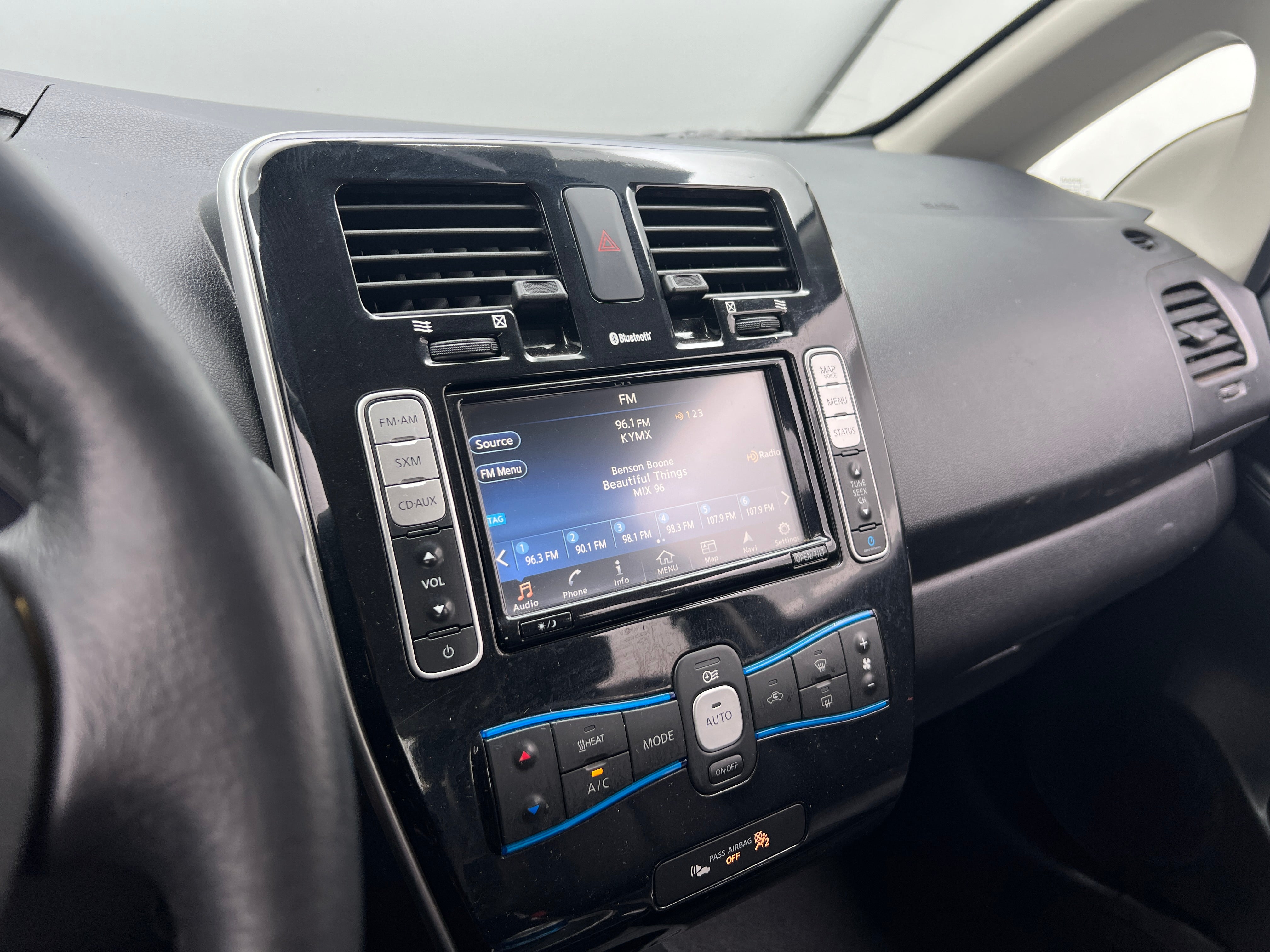 2016 Nissan Leaf SL 3