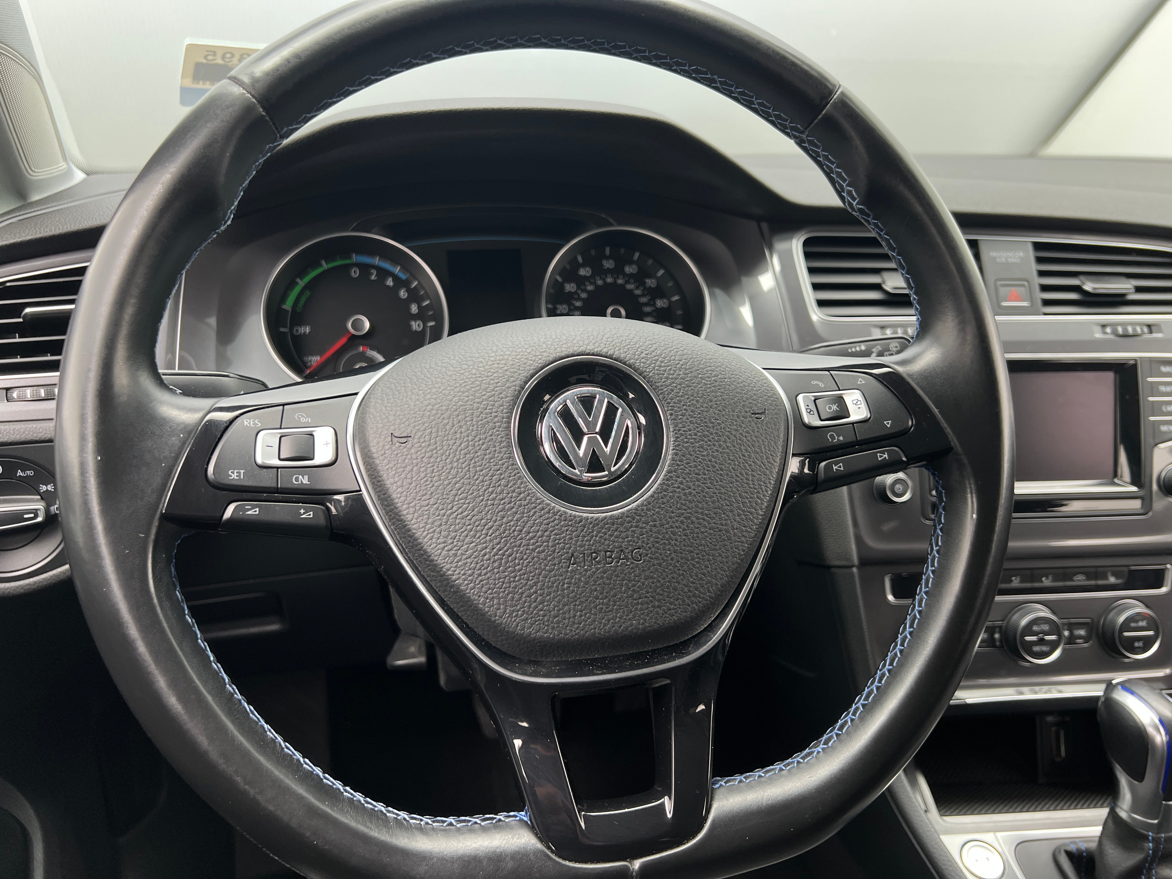 2015 Volkswagen e-Golf SEL Premium 5