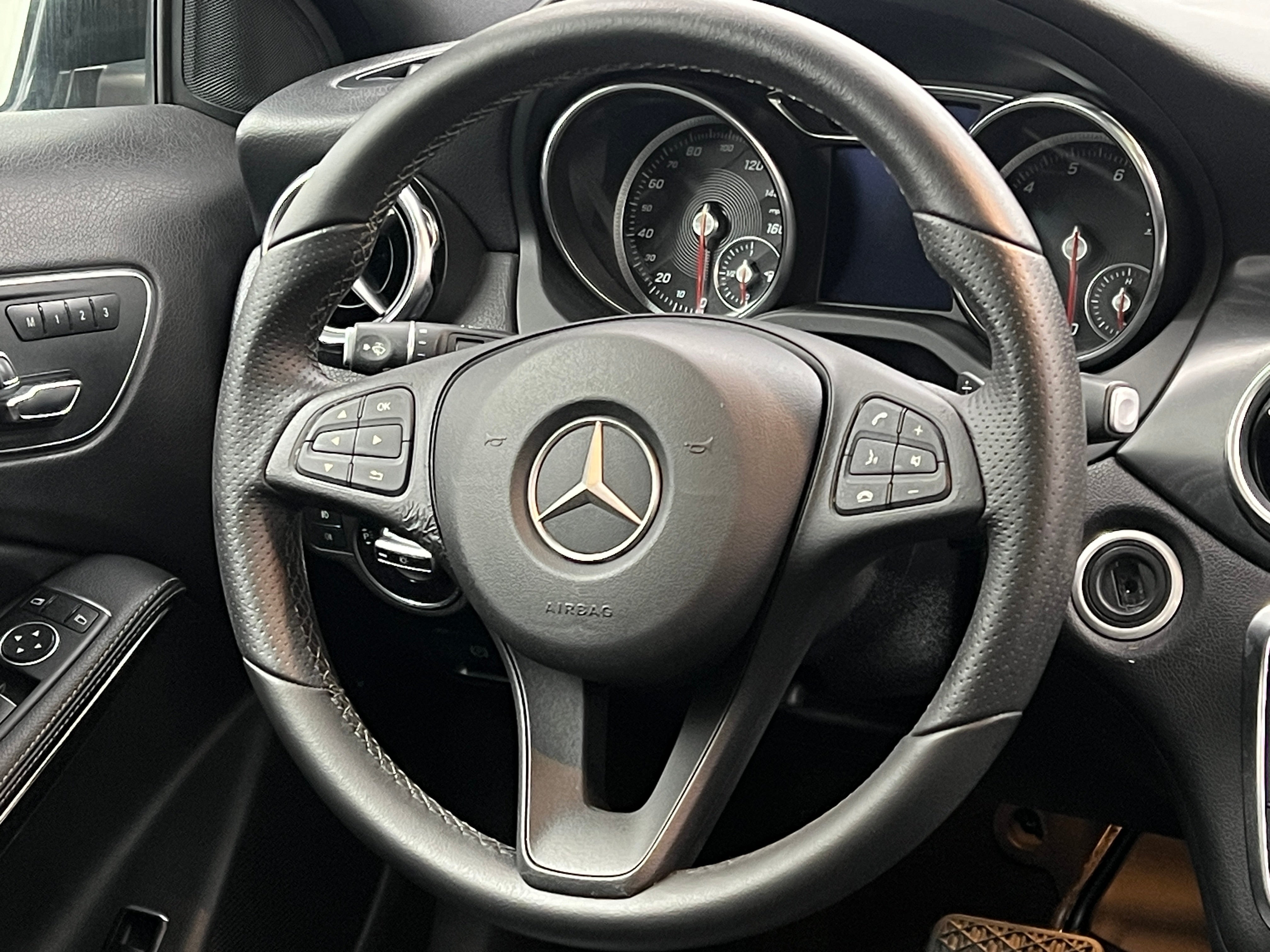 2018 Mercedes-Benz GLA 250 4MATIC 5