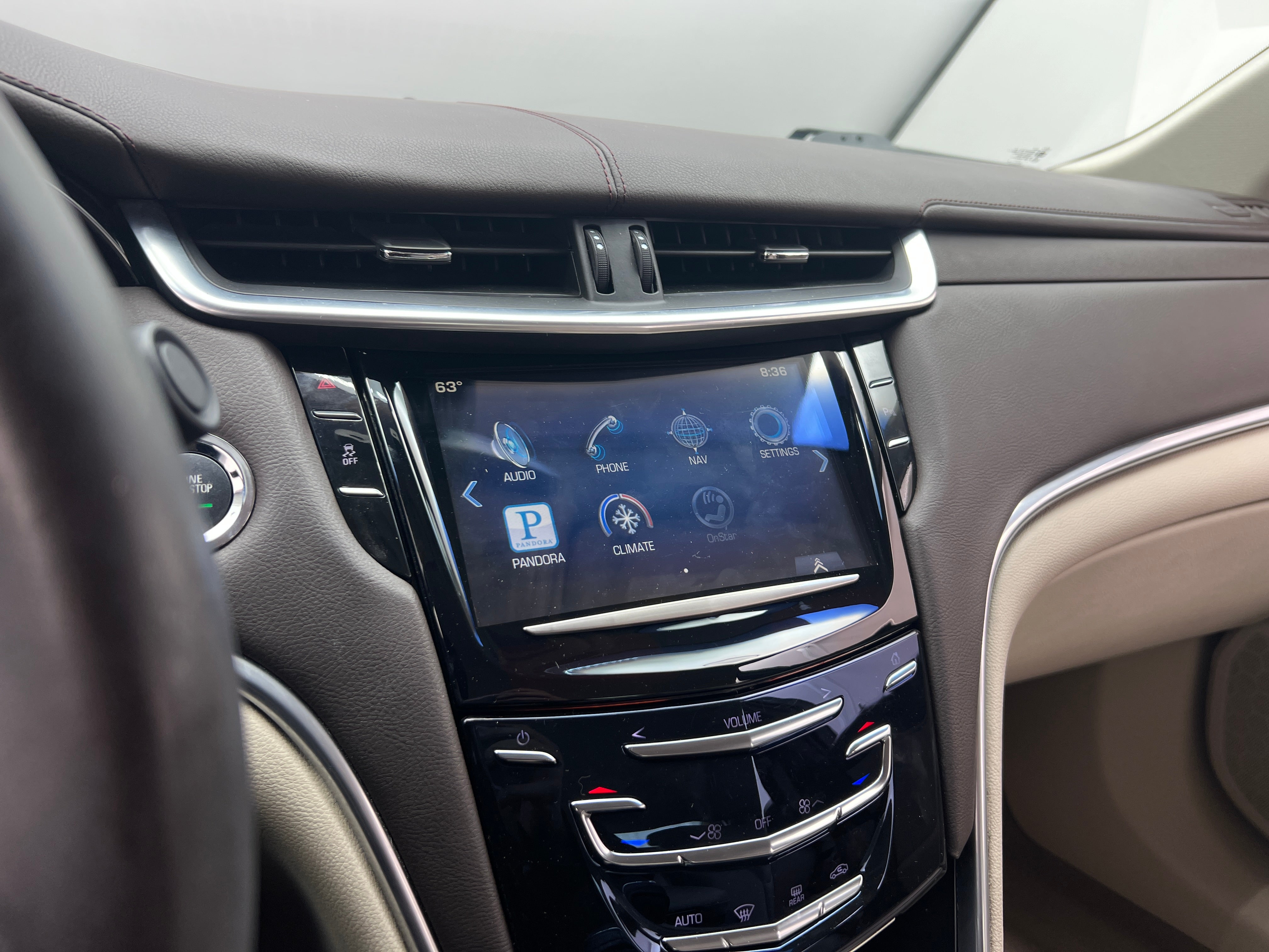 2013 Cadillac XTS Base 3