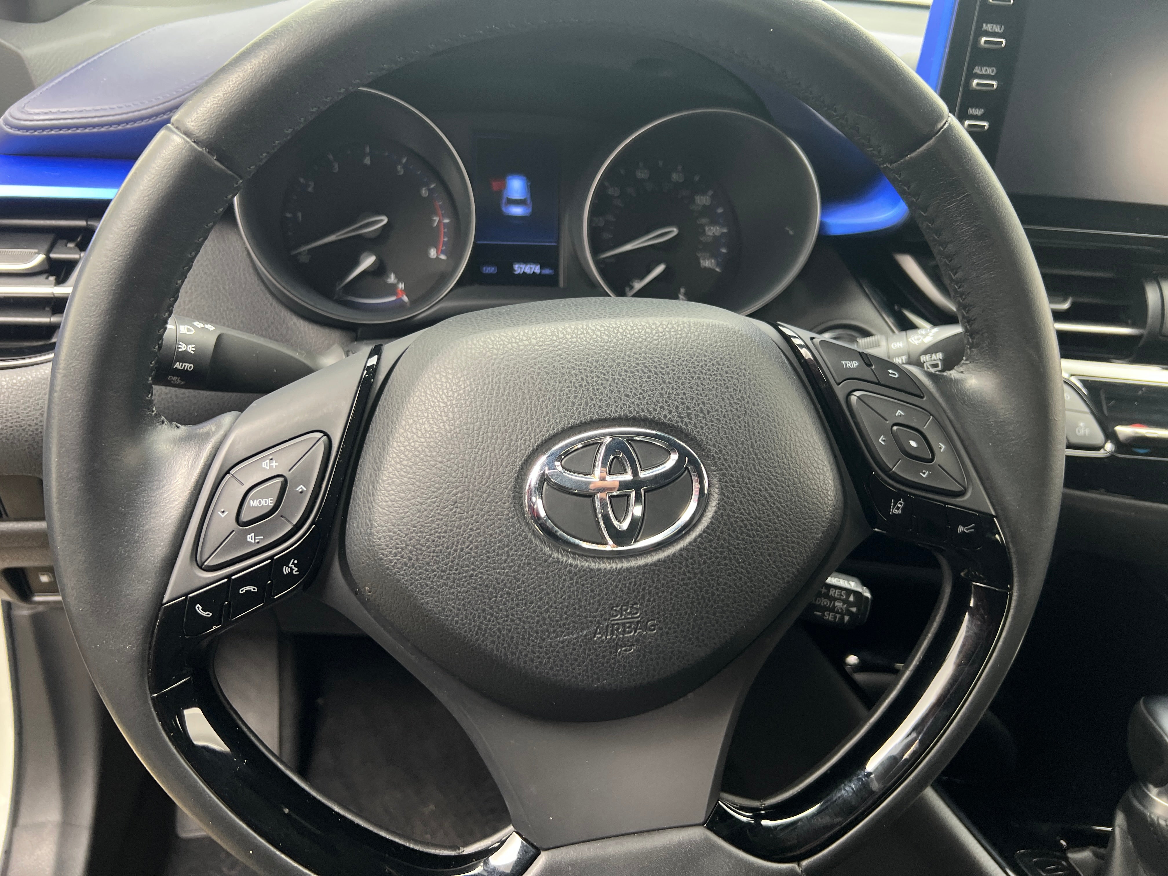 2020 Toyota C-HR XLE 5