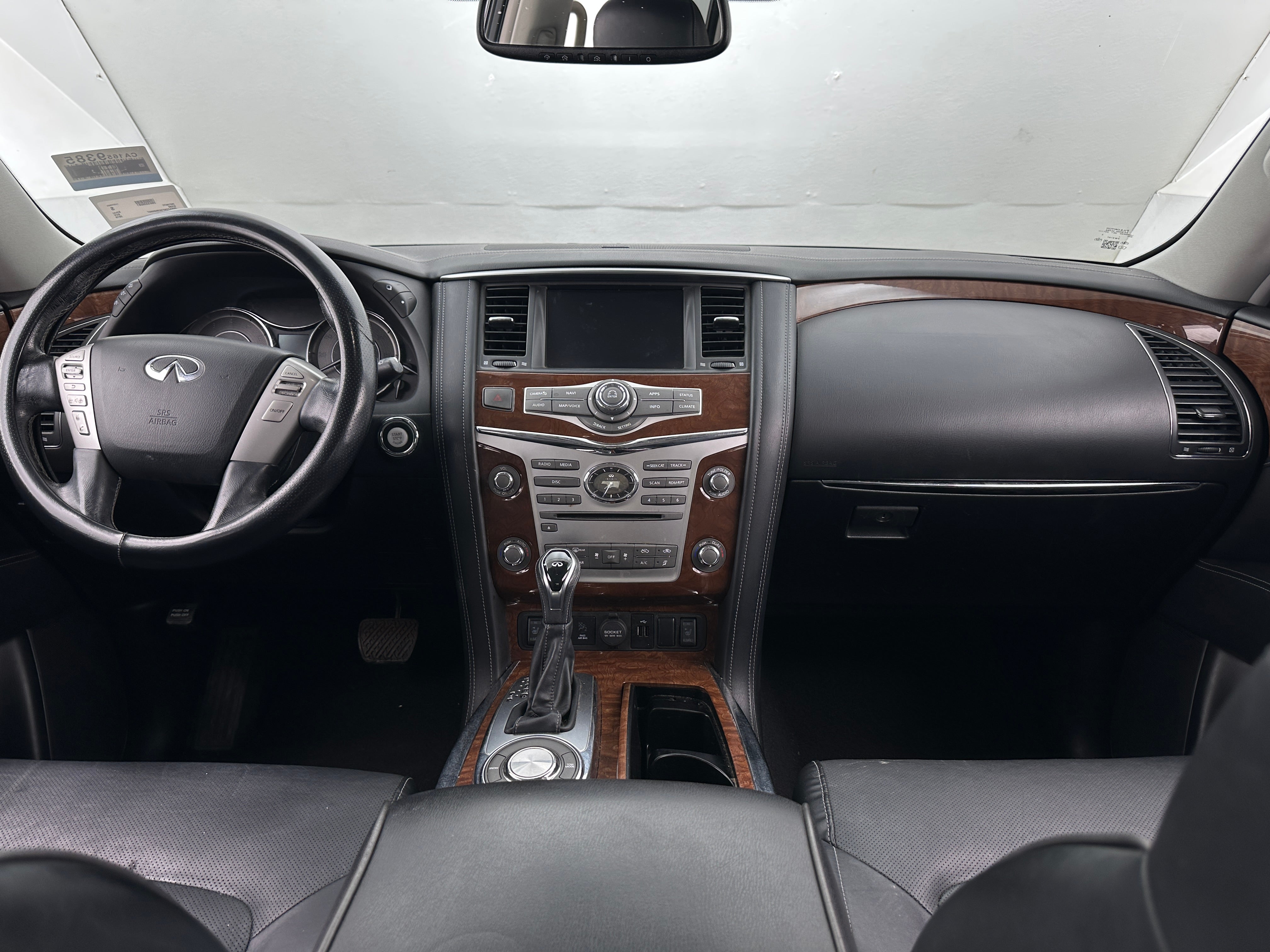 2019 INFINITI QX80 Luxe 2