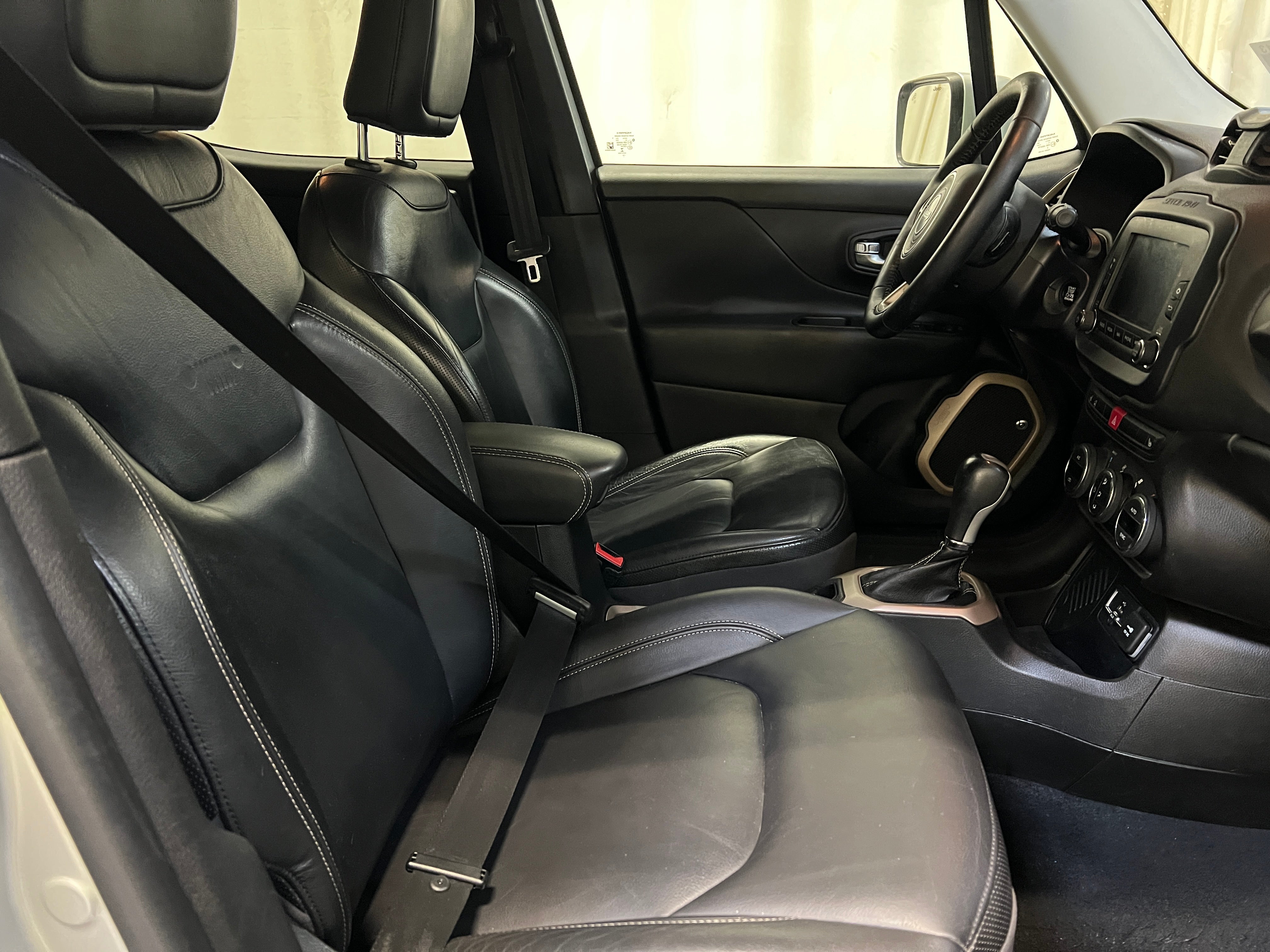 2016 Jeep Renegade Limited 2