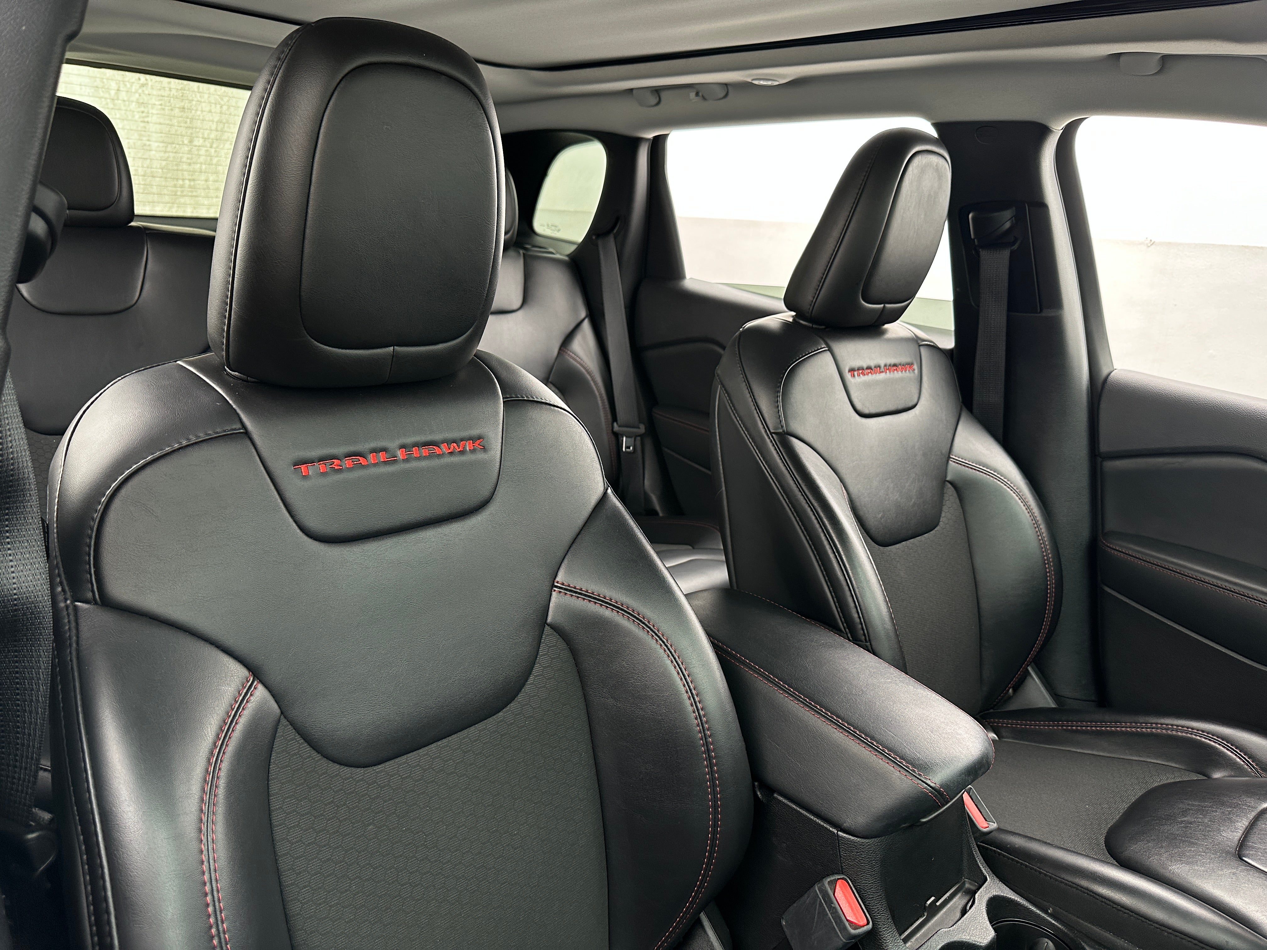 2020 Jeep Cherokee Trailhawk 2
