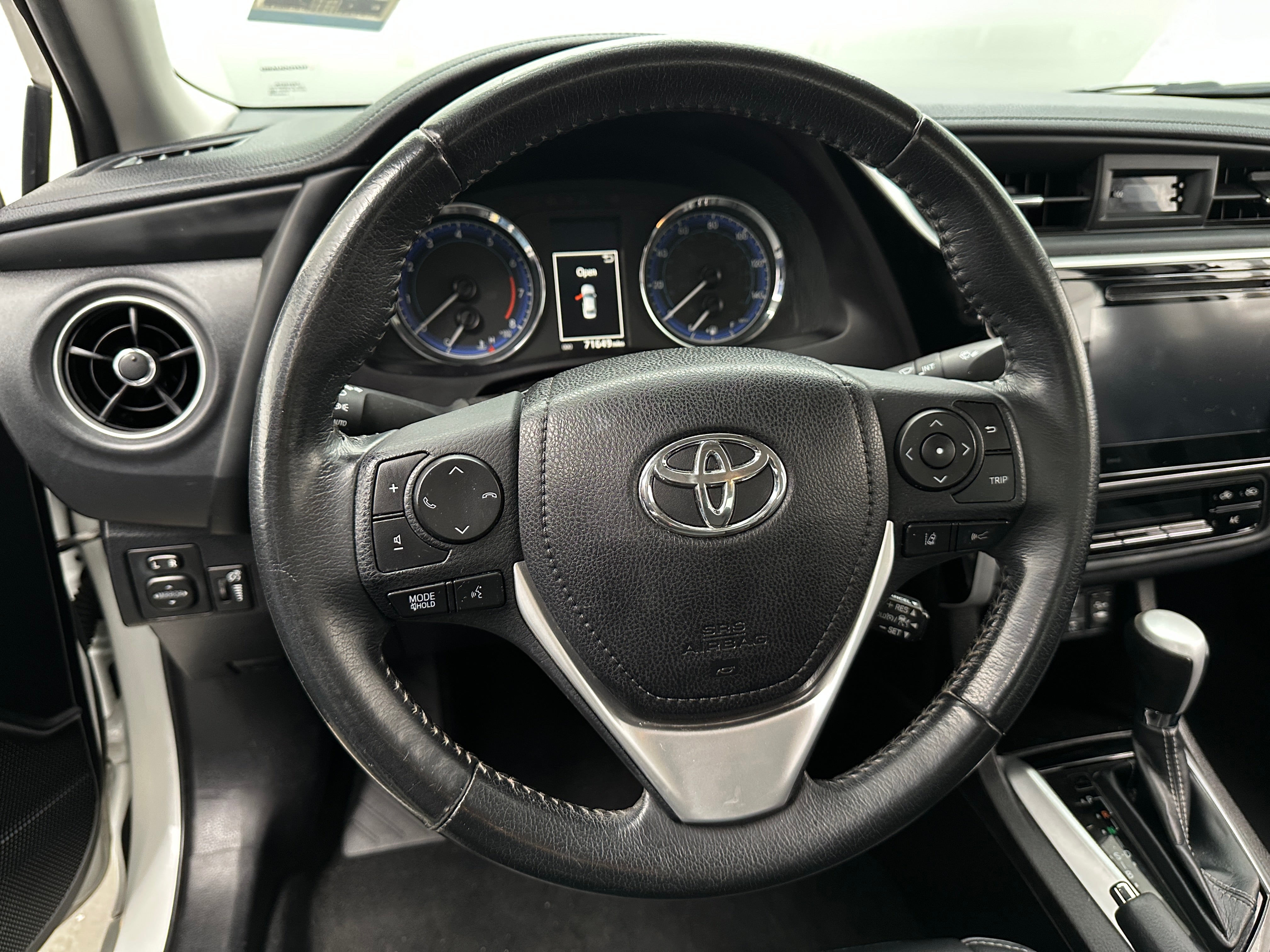 2019 Toyota Corolla XLE 4