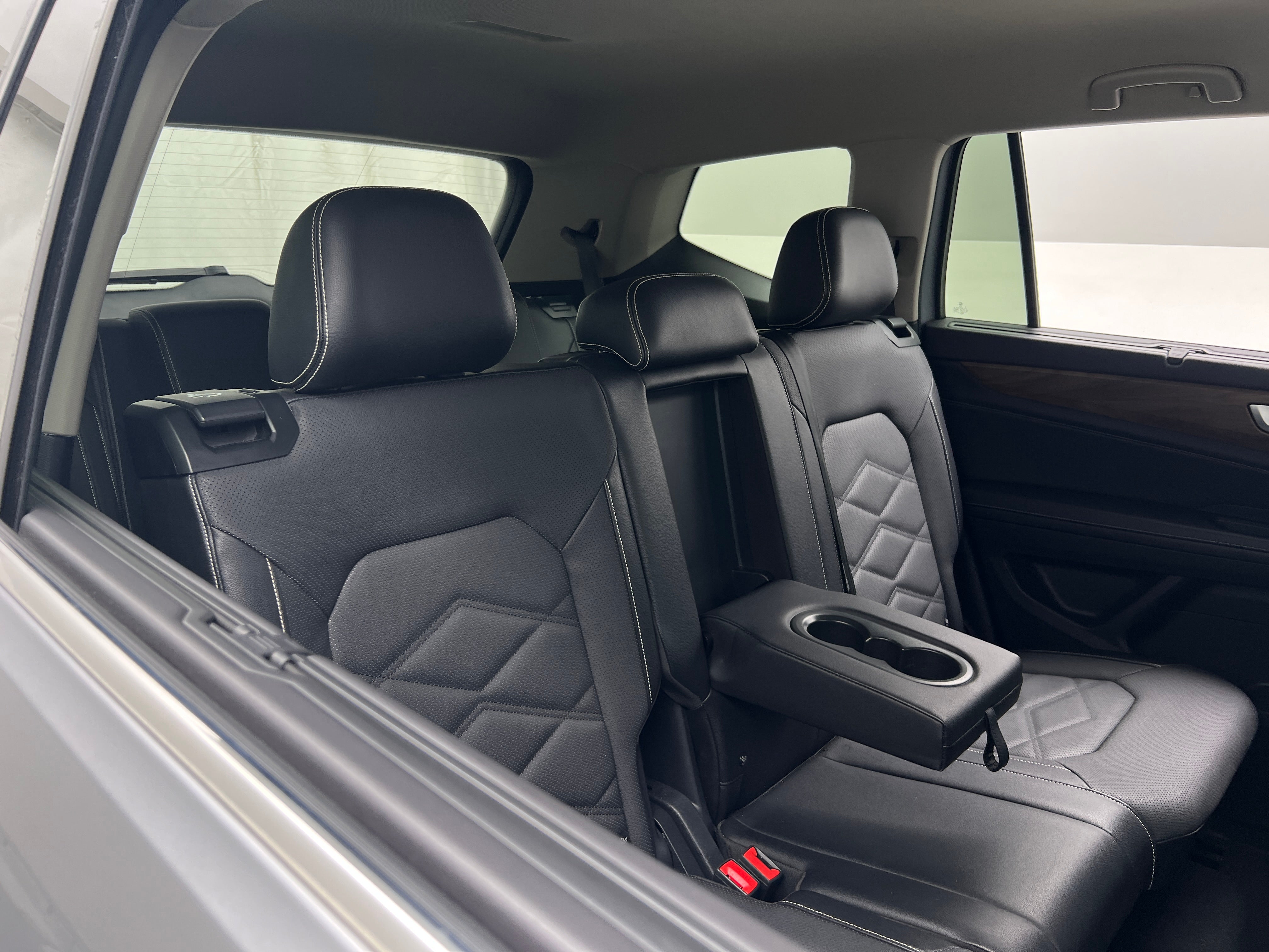 2024 Volkswagen Atlas SE 6